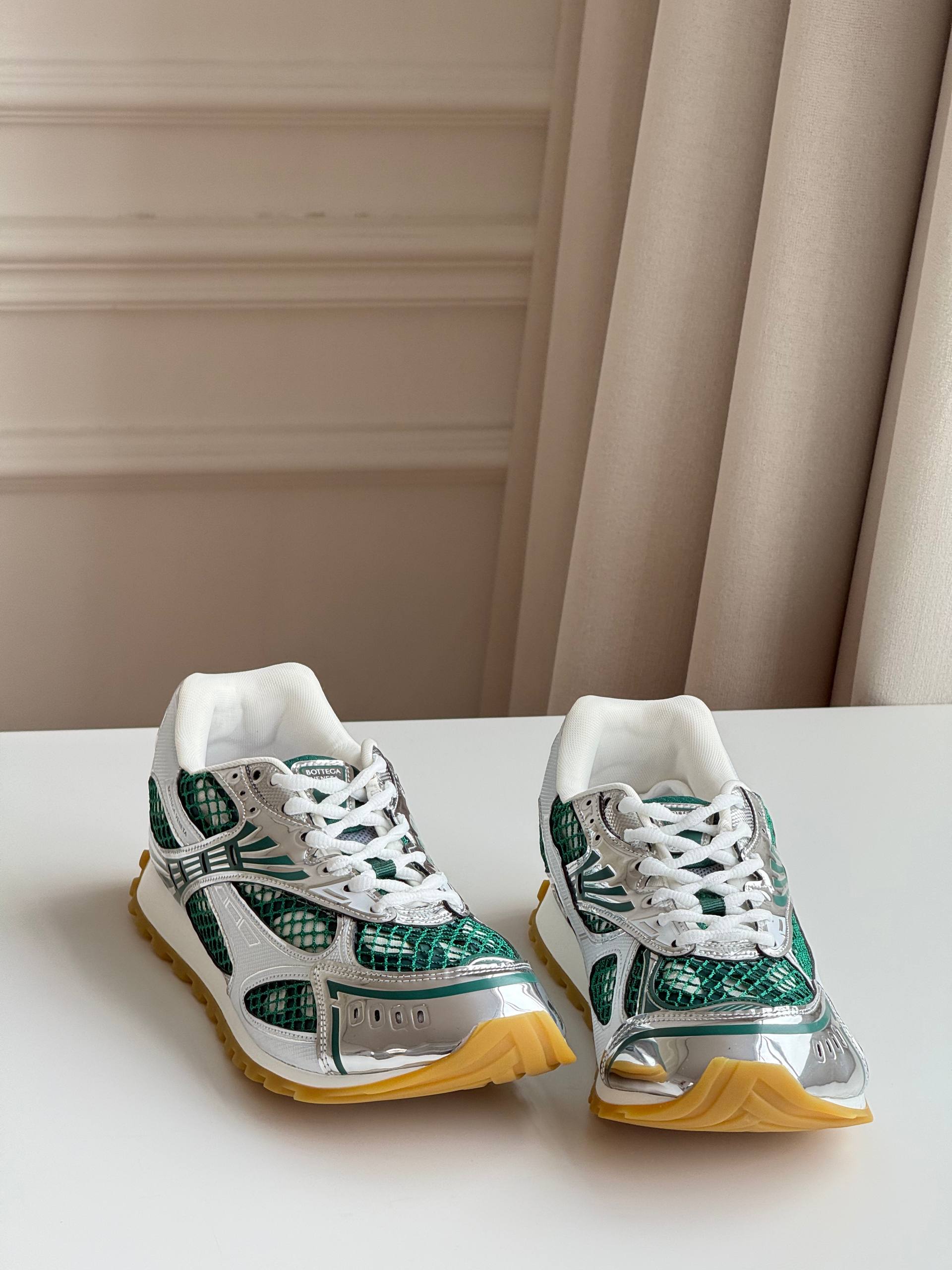 Bottega Veneta Orbit Sneakers