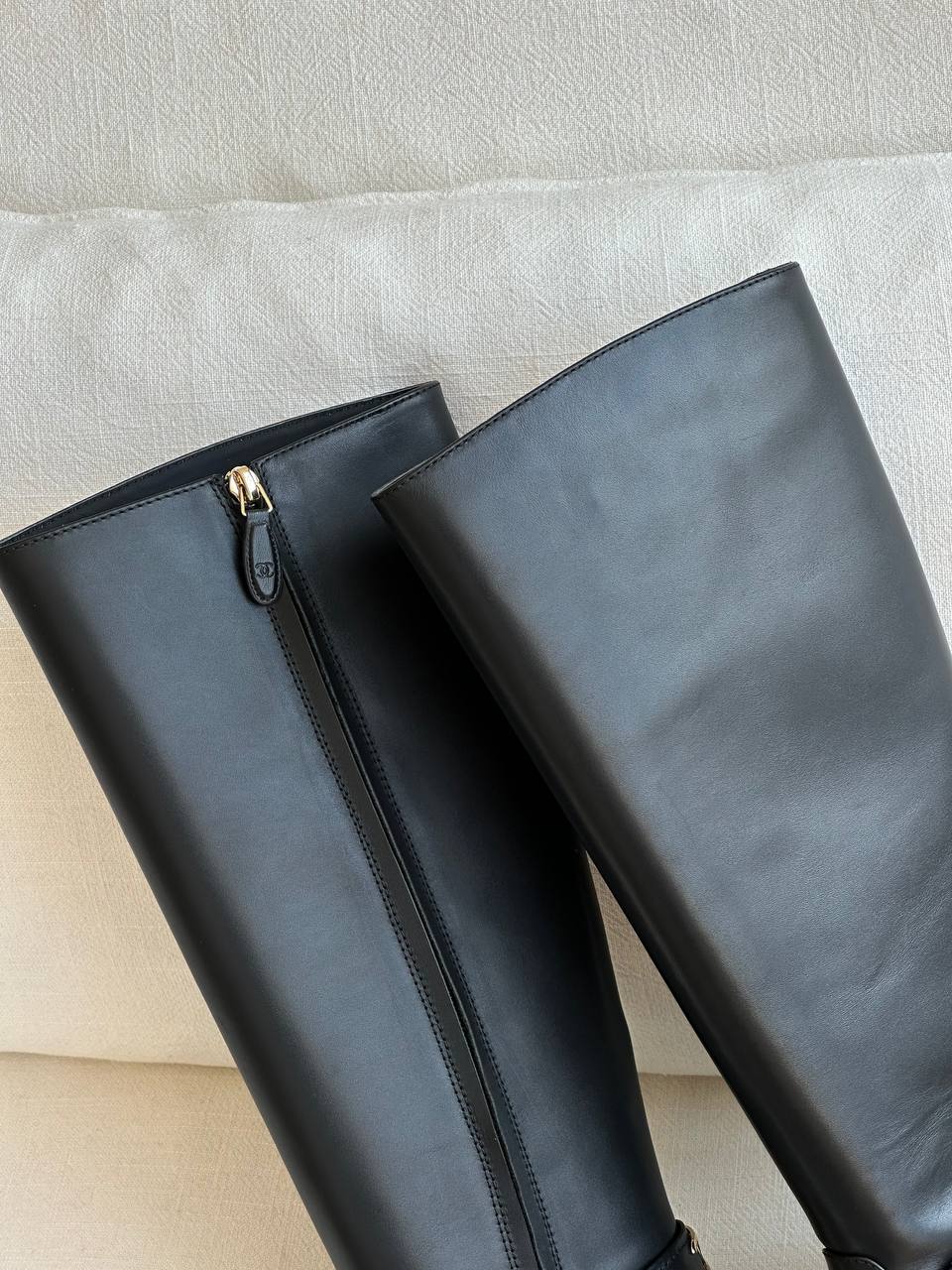 Black Smooth Leather Metal Buckle Side Zip Low Heel Knee-High Riding Boots