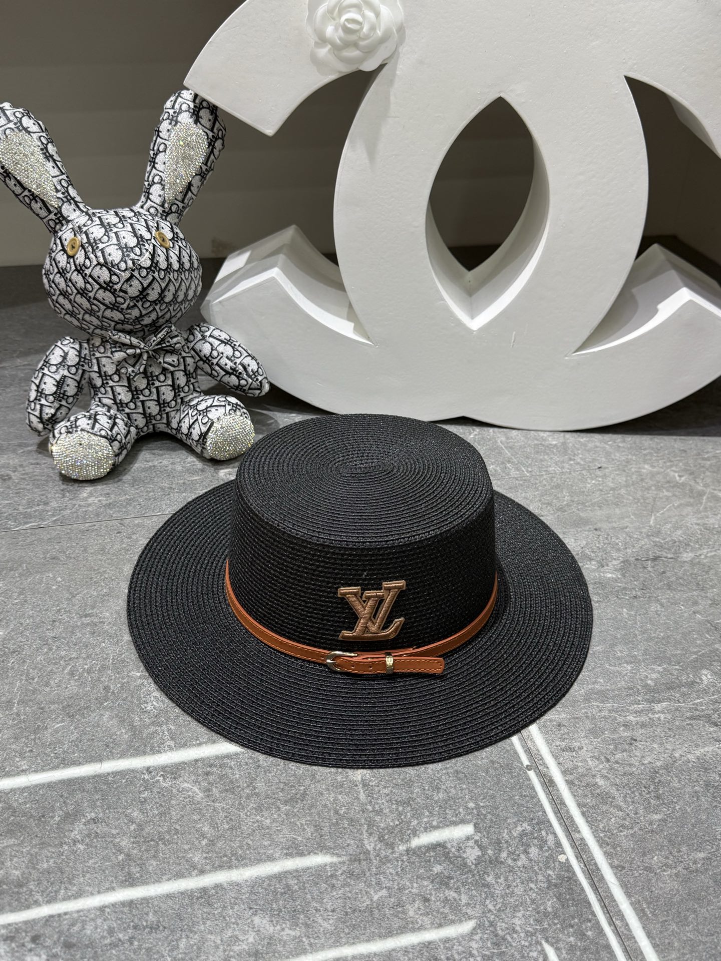 LV Flat-Top Straw Ha