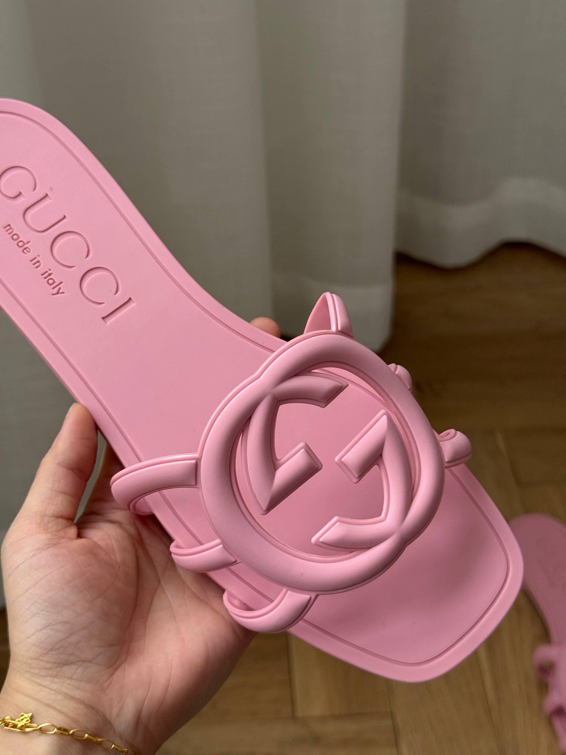 Gucci Interlocking GG Cutout Rubber Flat Slide Sandals