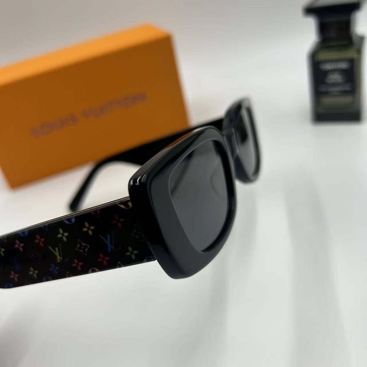 IV X TM MULTIGRAM CAT EYE SUNGLASSES