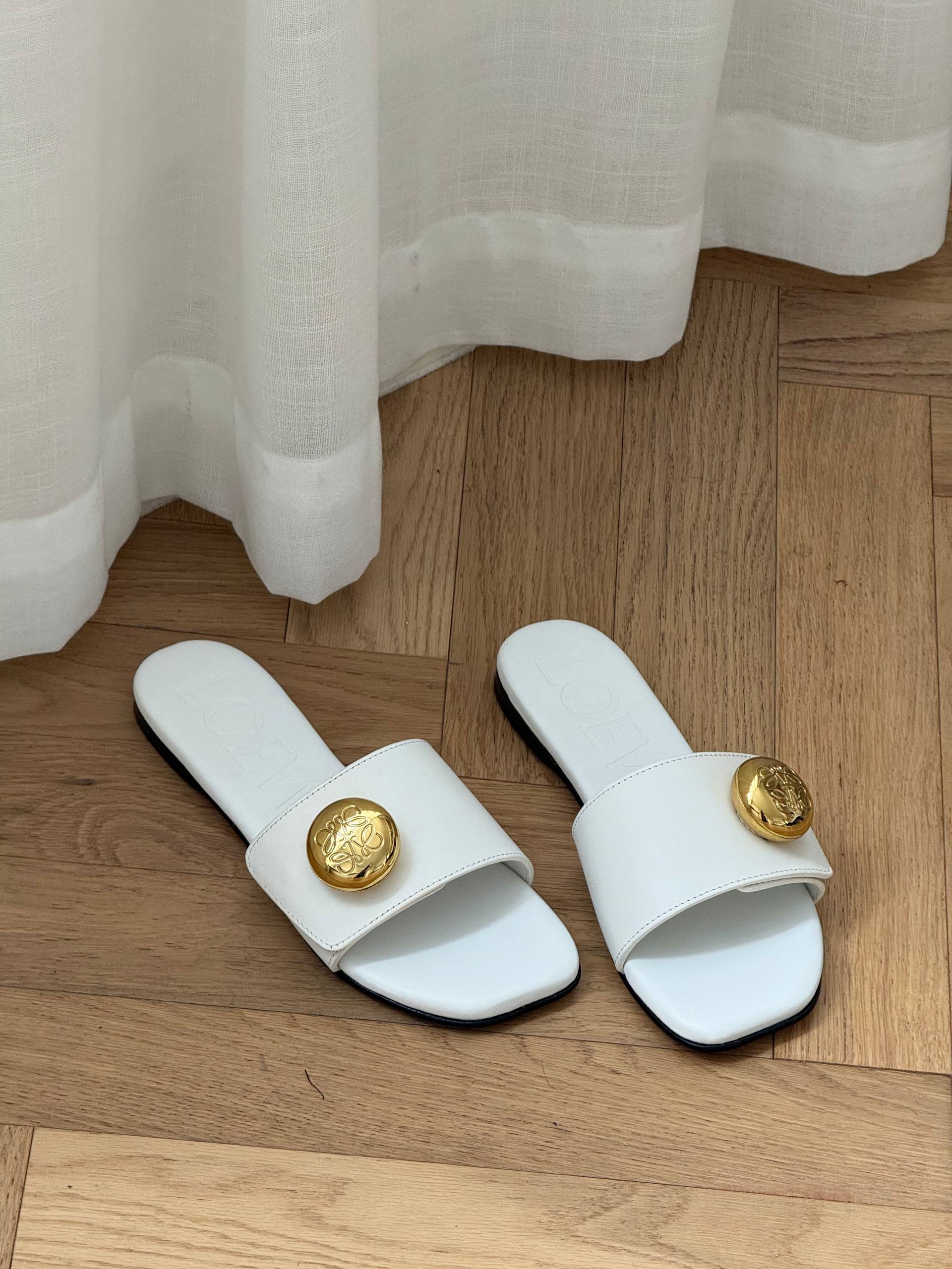 LOEWE Pebble Collection Leather Slides