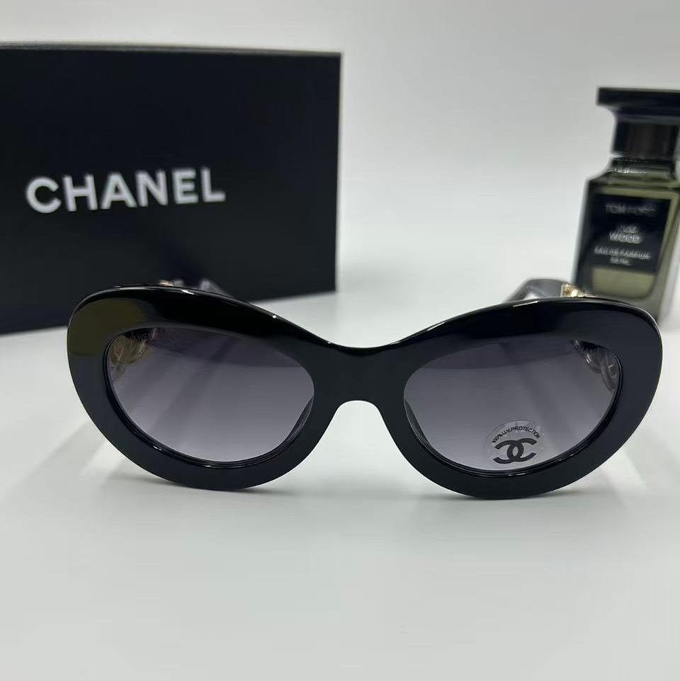 OVAL SUNGLASSES