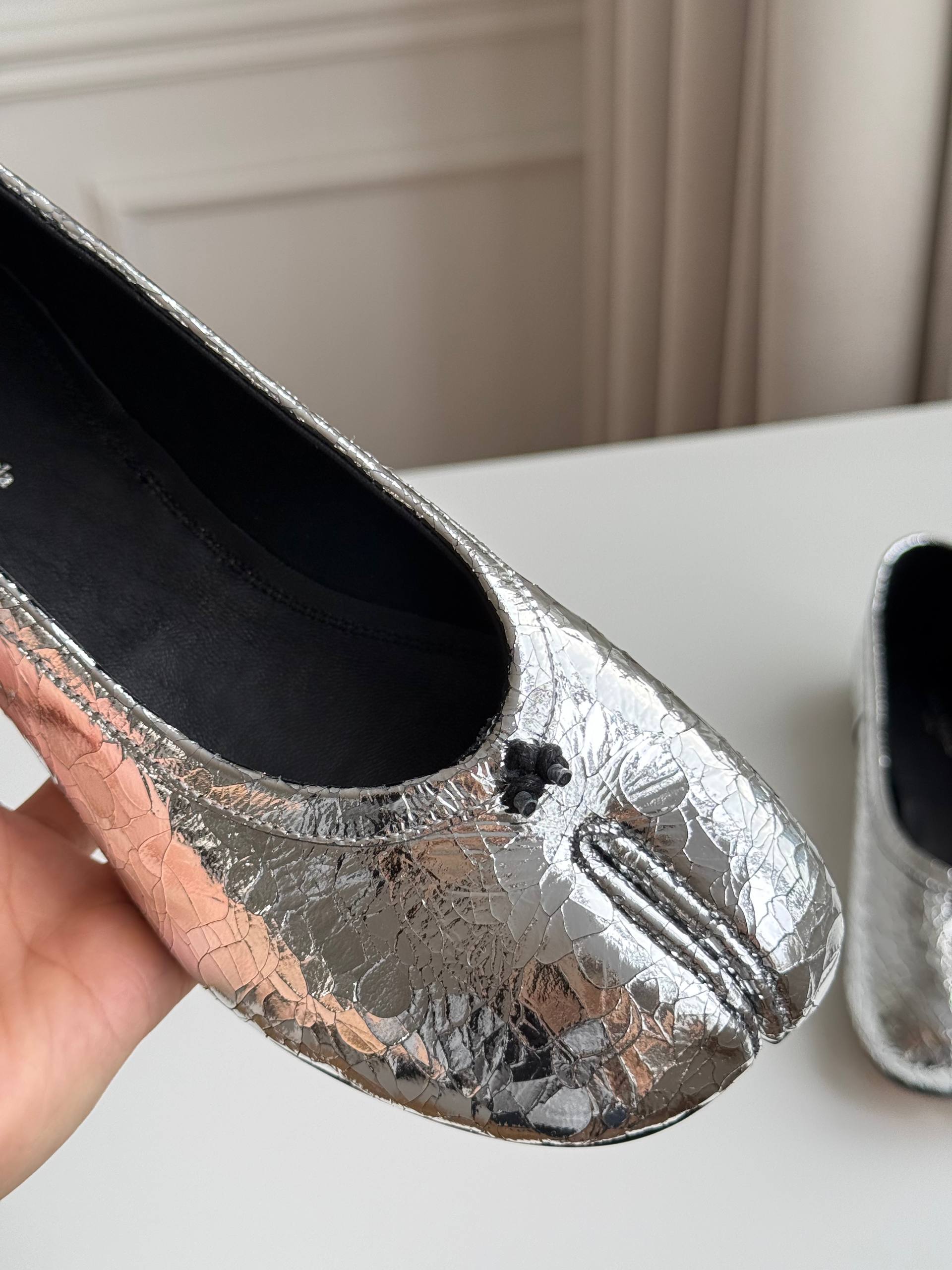 Maison Margiela Silver Crackled Tabi Split-Toe Ballet Flats