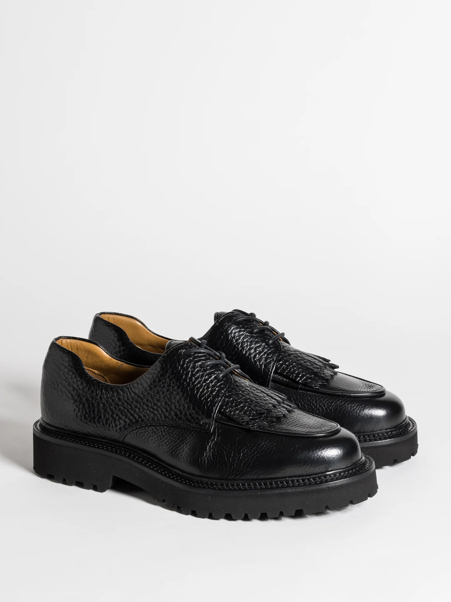 MAX BLACK