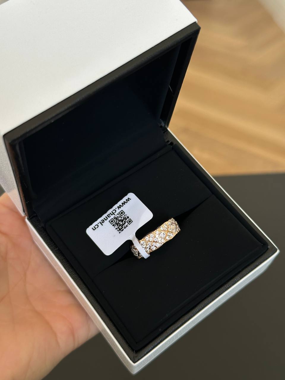 CHANEL COCO CRUSH Quilted Motif Full-Pavé Diamond Ring