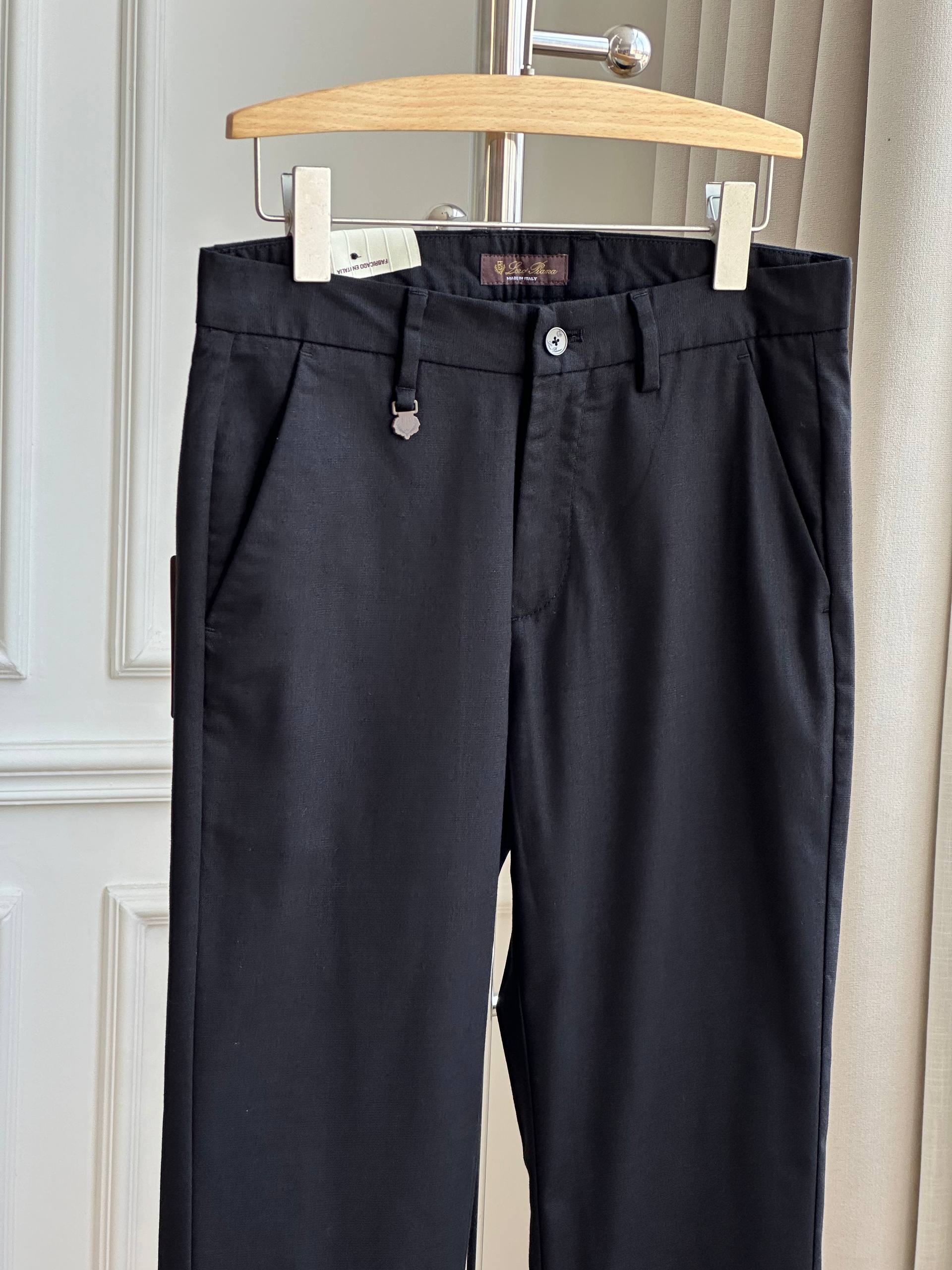 Solid Mid-Rise Straight Leg Casual Trousers