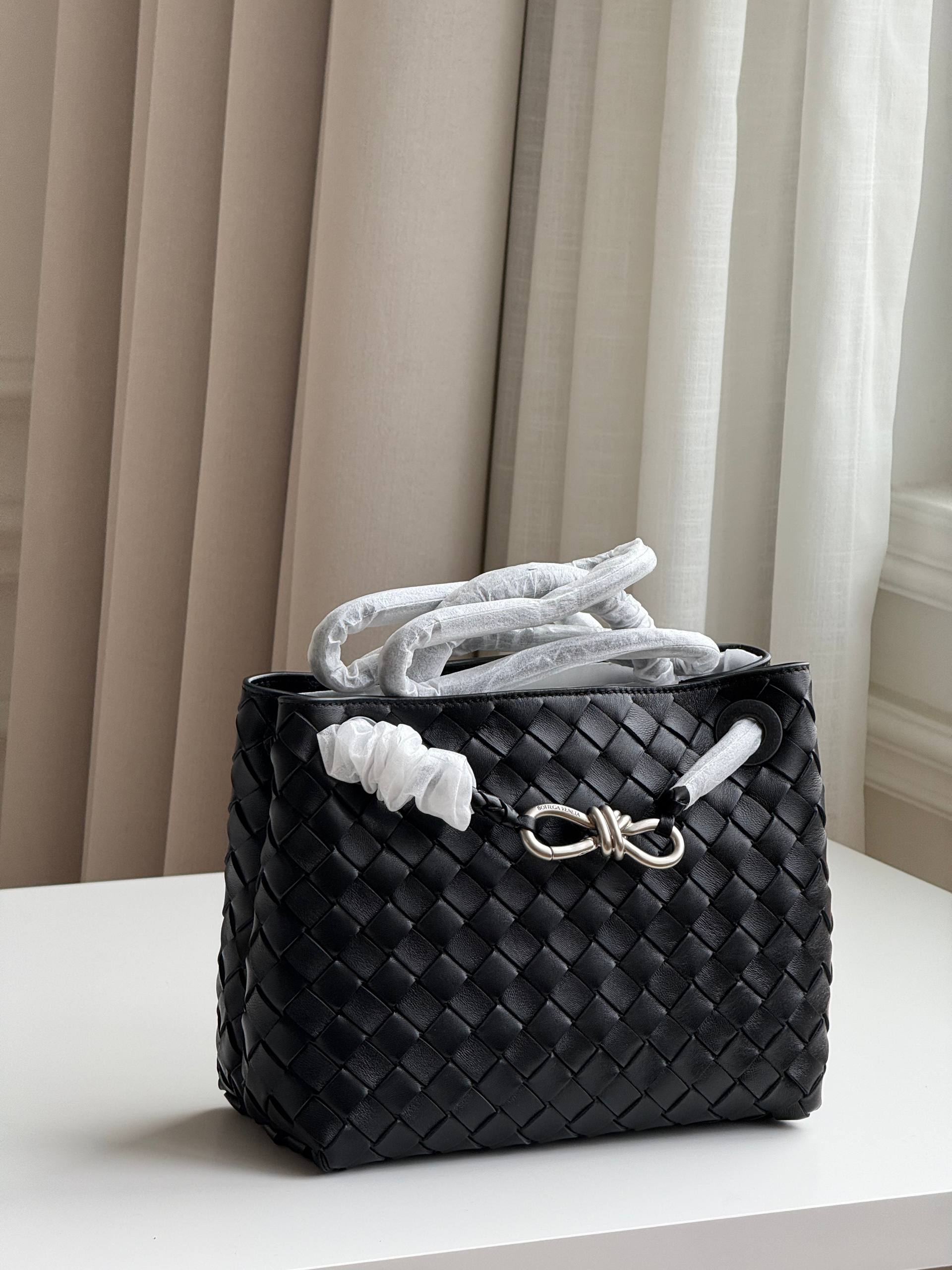 Bottega Veneta Intrecciato Woven Knot Detail Tote Shoulder Bag