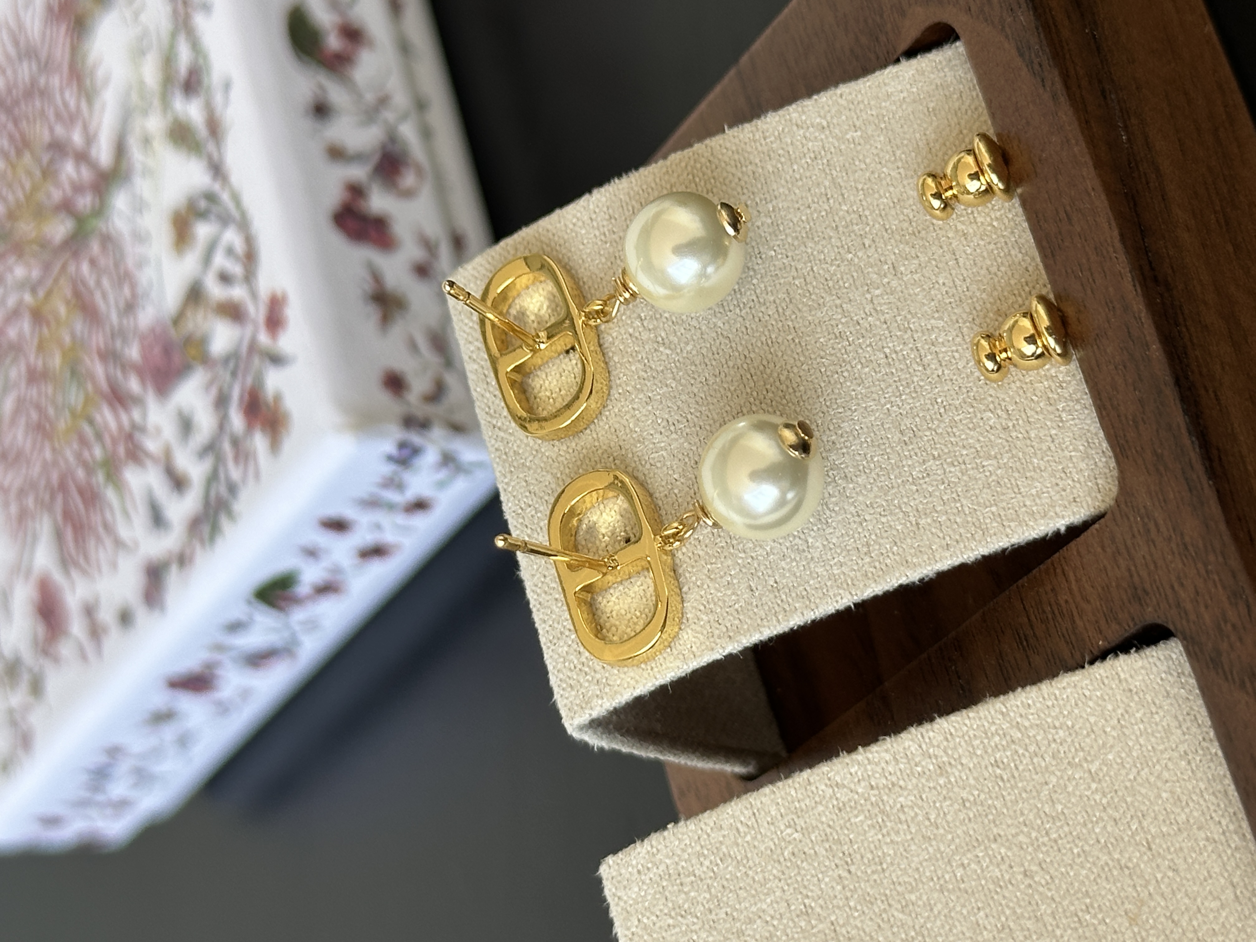 Dior 30 Montaigne CD Dangling Pearl Earrings