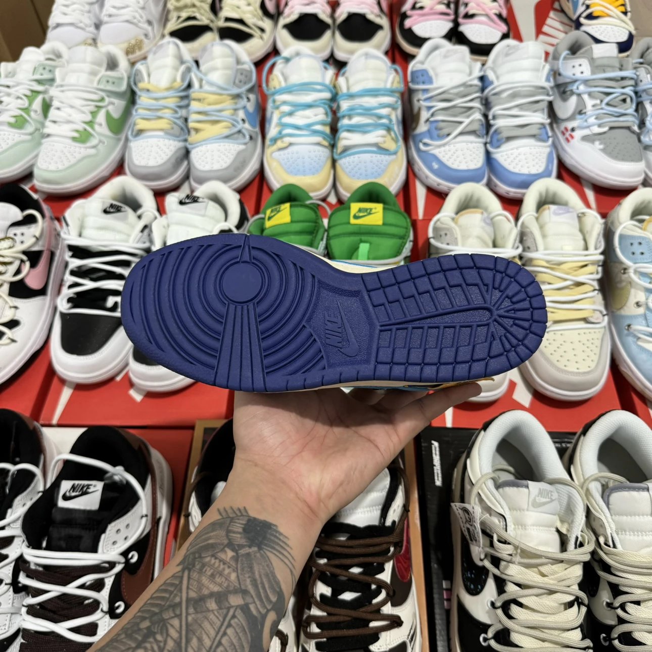 Nike SB Dunk Happy Smile Sneaker