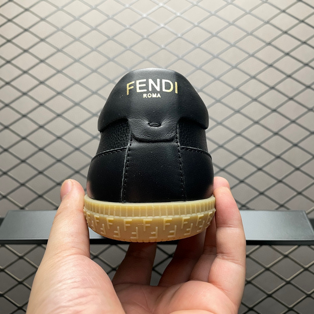 Fendi Flair Leather Sneaker Low Black