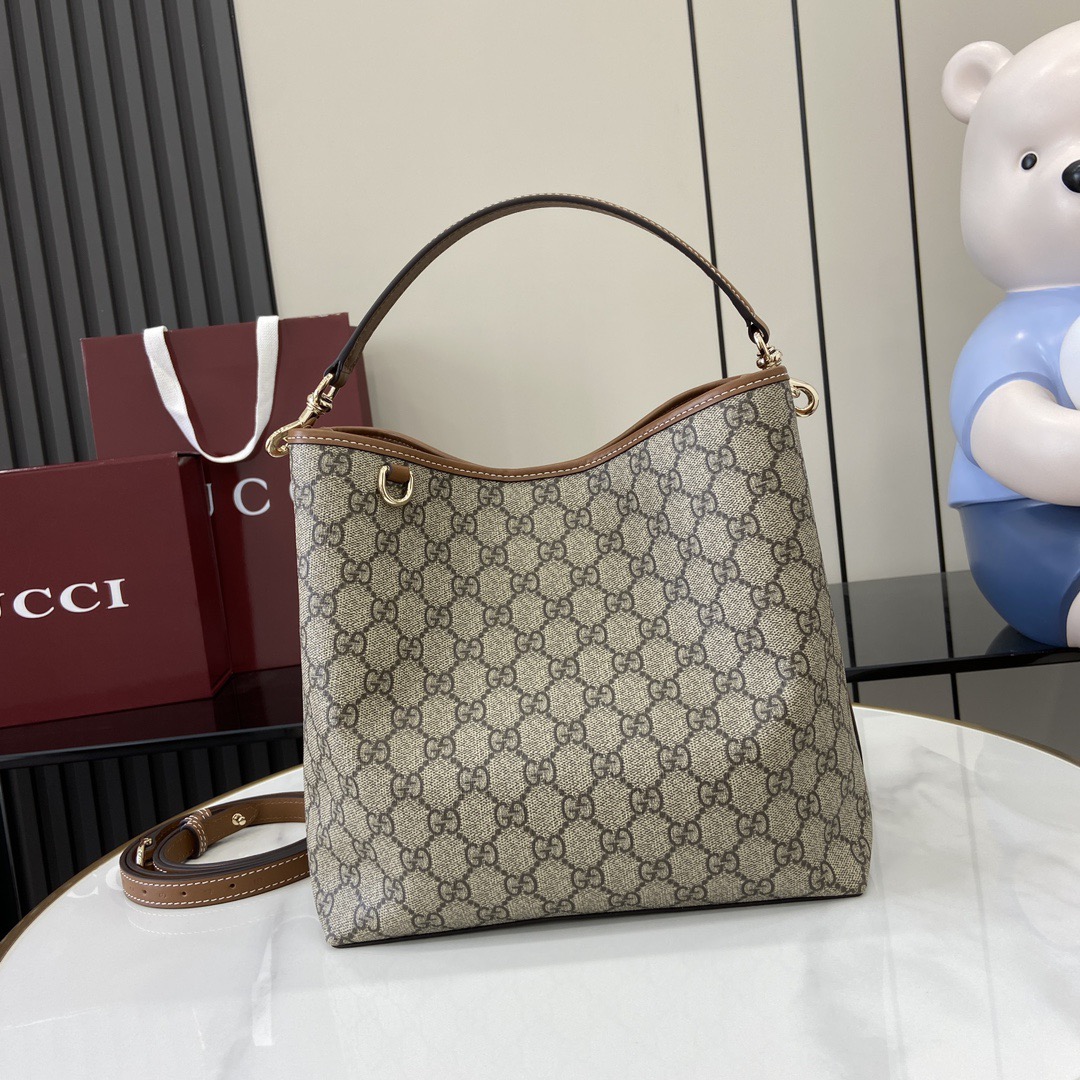 GG Emblem Medium Bucket Bag