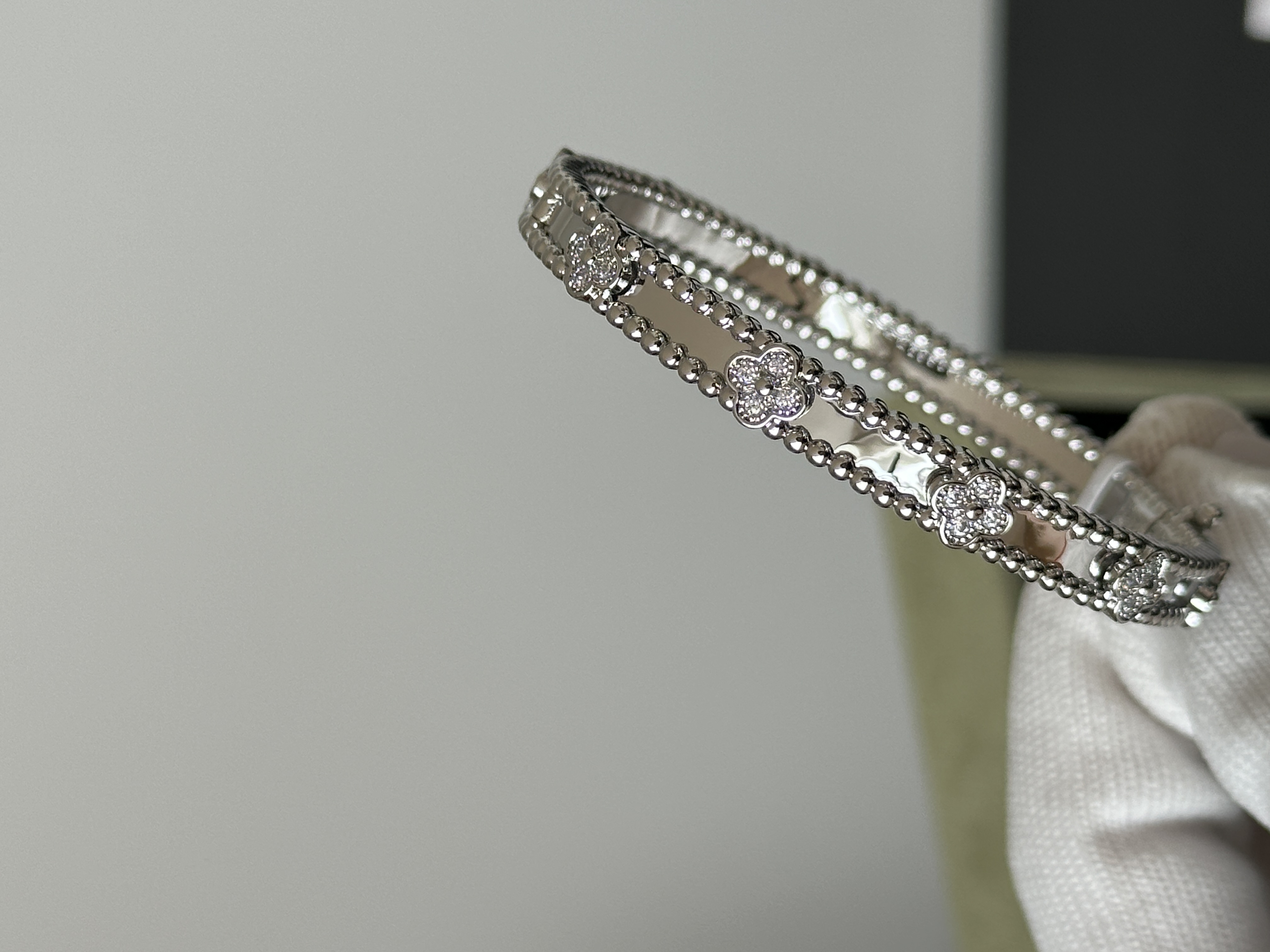 Four-Leaf Clover Paved Diamond Beaded Edge Bangle Bracelet