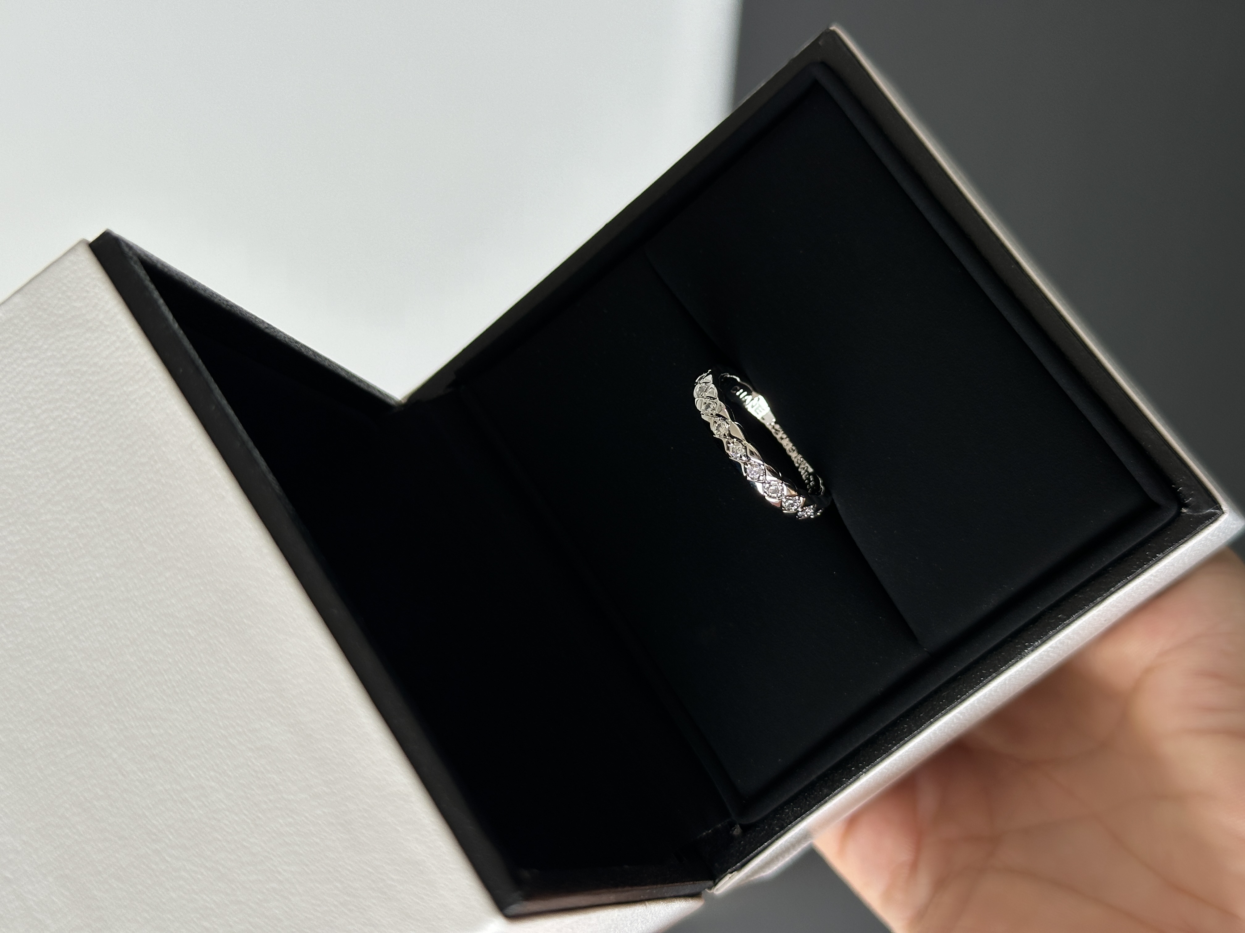 Crushed Ice Row Diamond Thin Silver Ring