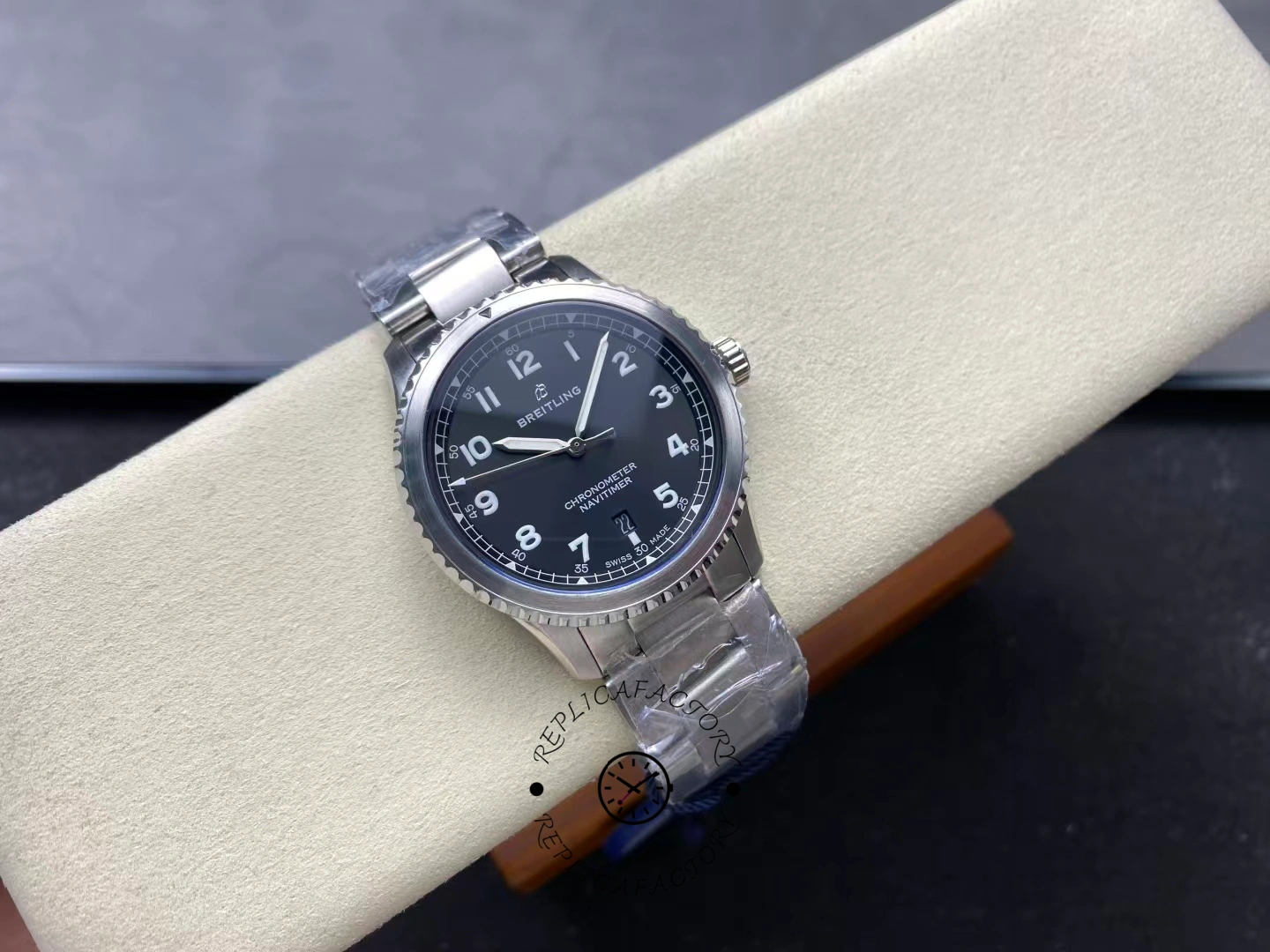 Breitling Navitimer 8 Automatic 41 Calibre 17 A17314101B1A1 Replica Black Dial