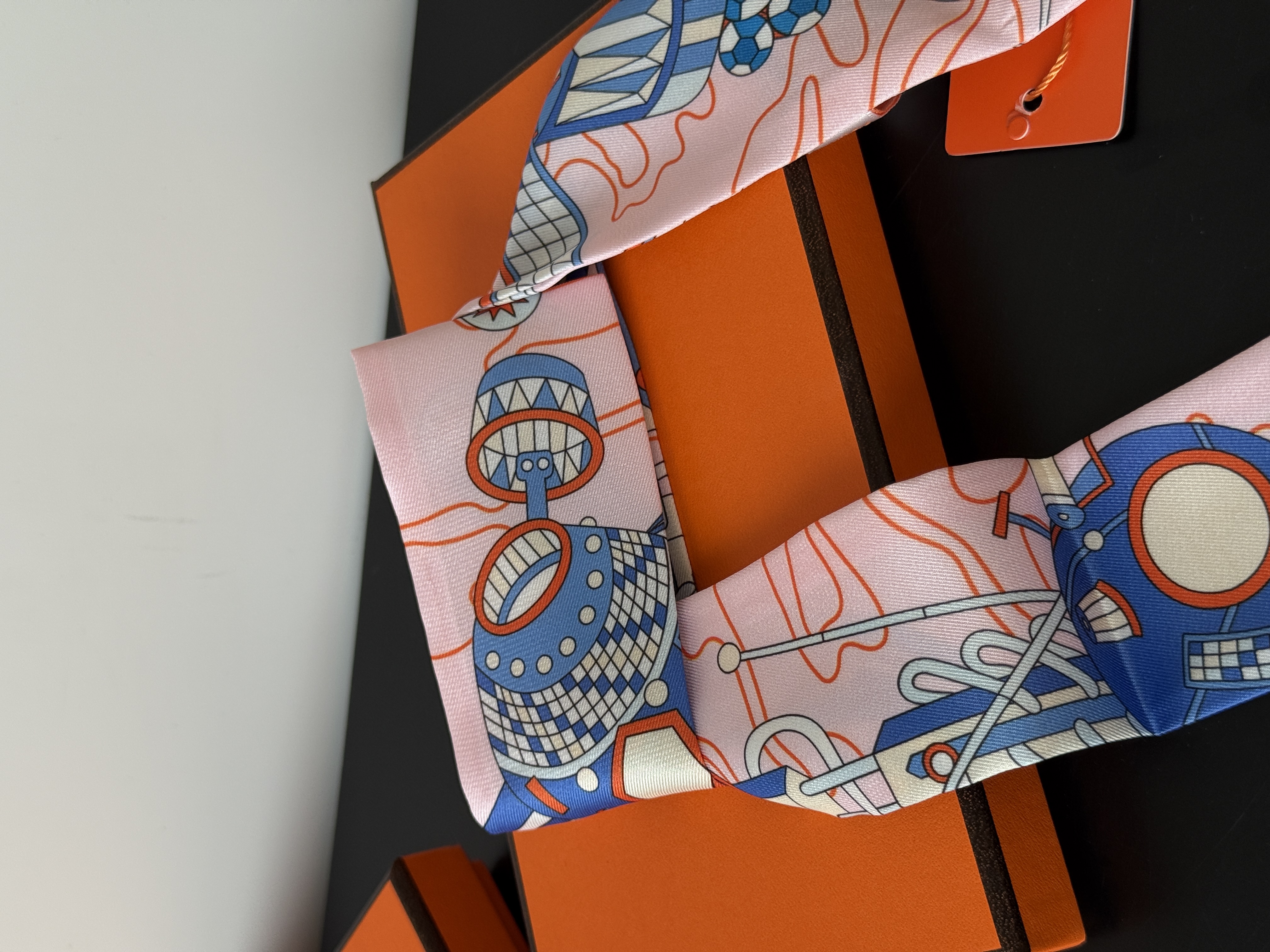 Hermès Twilly Scarf 