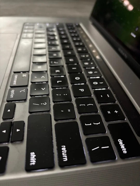 MacBook pro 16 inch 2019 Touchbar Apple FUP6V