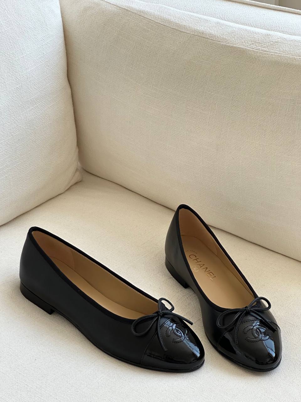 CHANEL Black Leather Patent Toe Bow CC Logo Flat Ballet Shoes