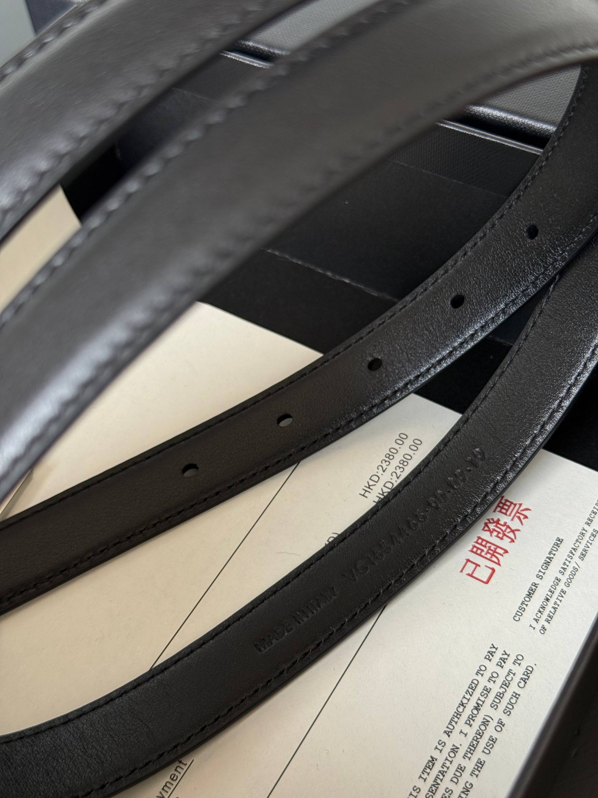 Saint Laurent Cassandre Thin Belt in Smooth Leather