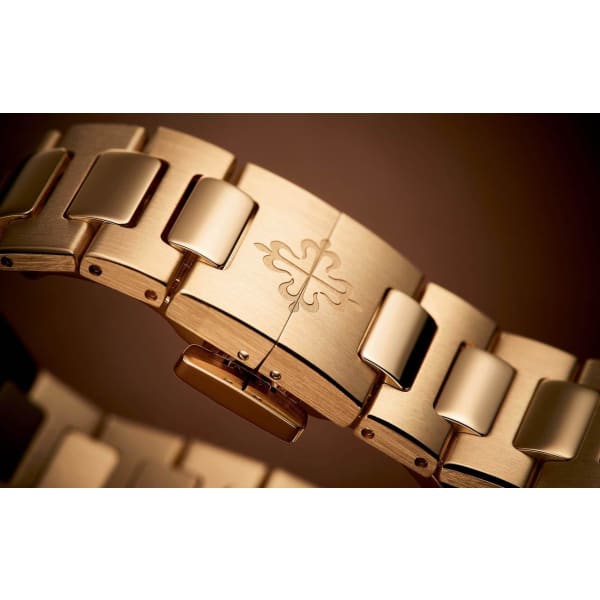 Patek Philippe Nautilus Rose Gold 7118-1R-001 with Silvery Opaline dial【1:1 Replica】