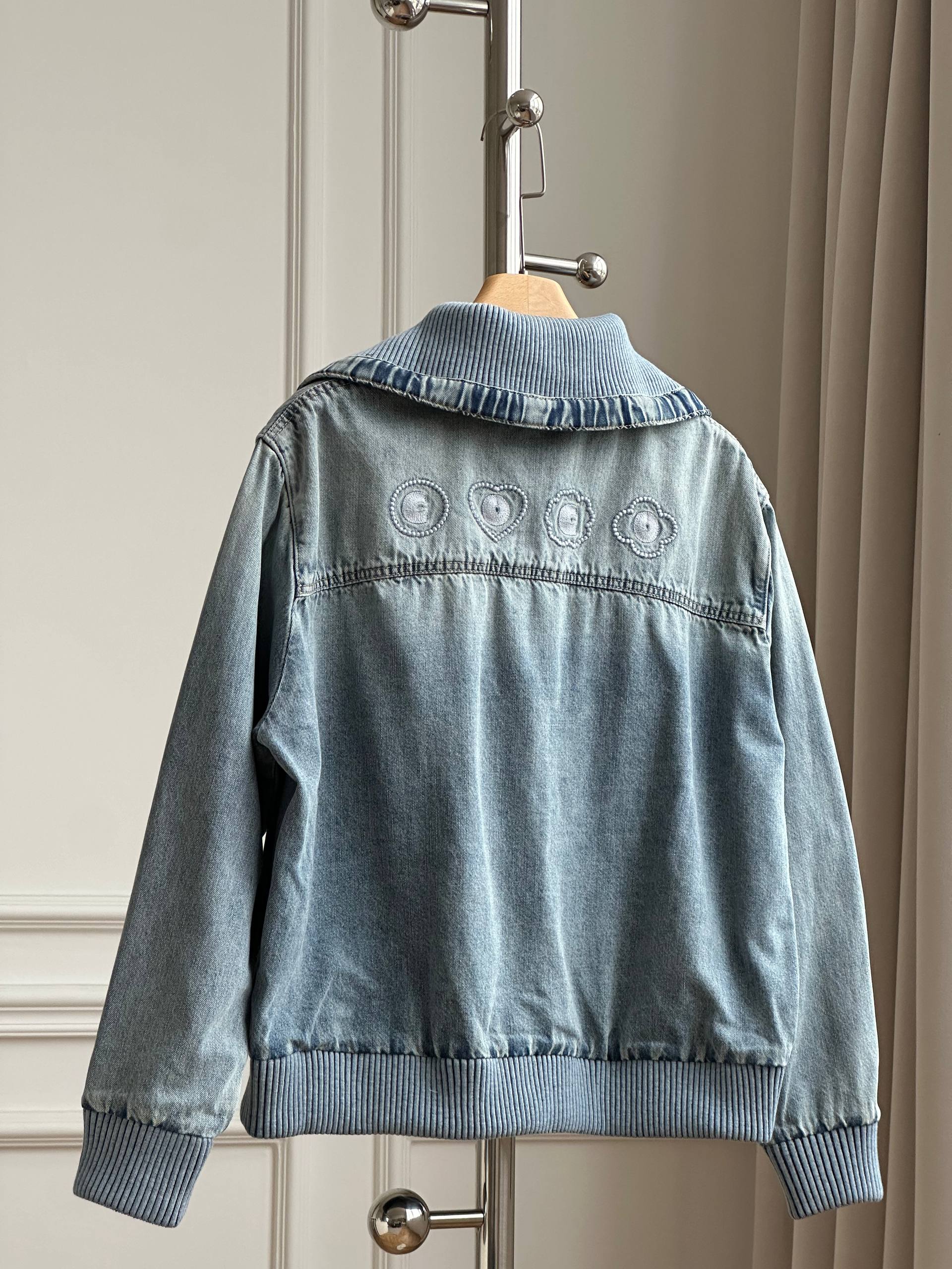 Chanel Heart CC Embroidery Rib Collar Washed Denim Jacket