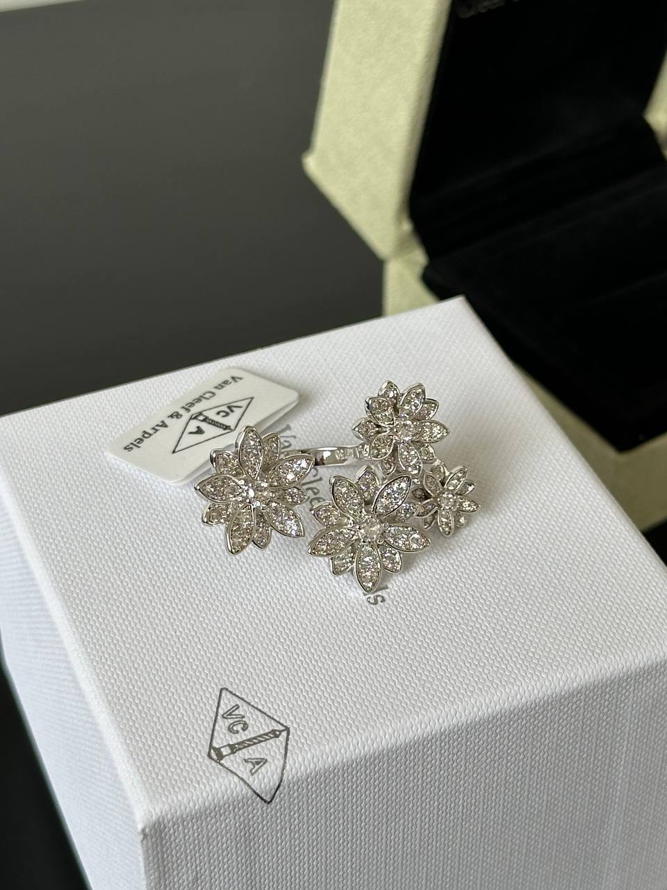 Van Cleef & Arpels Lotus Between the Finger Ring