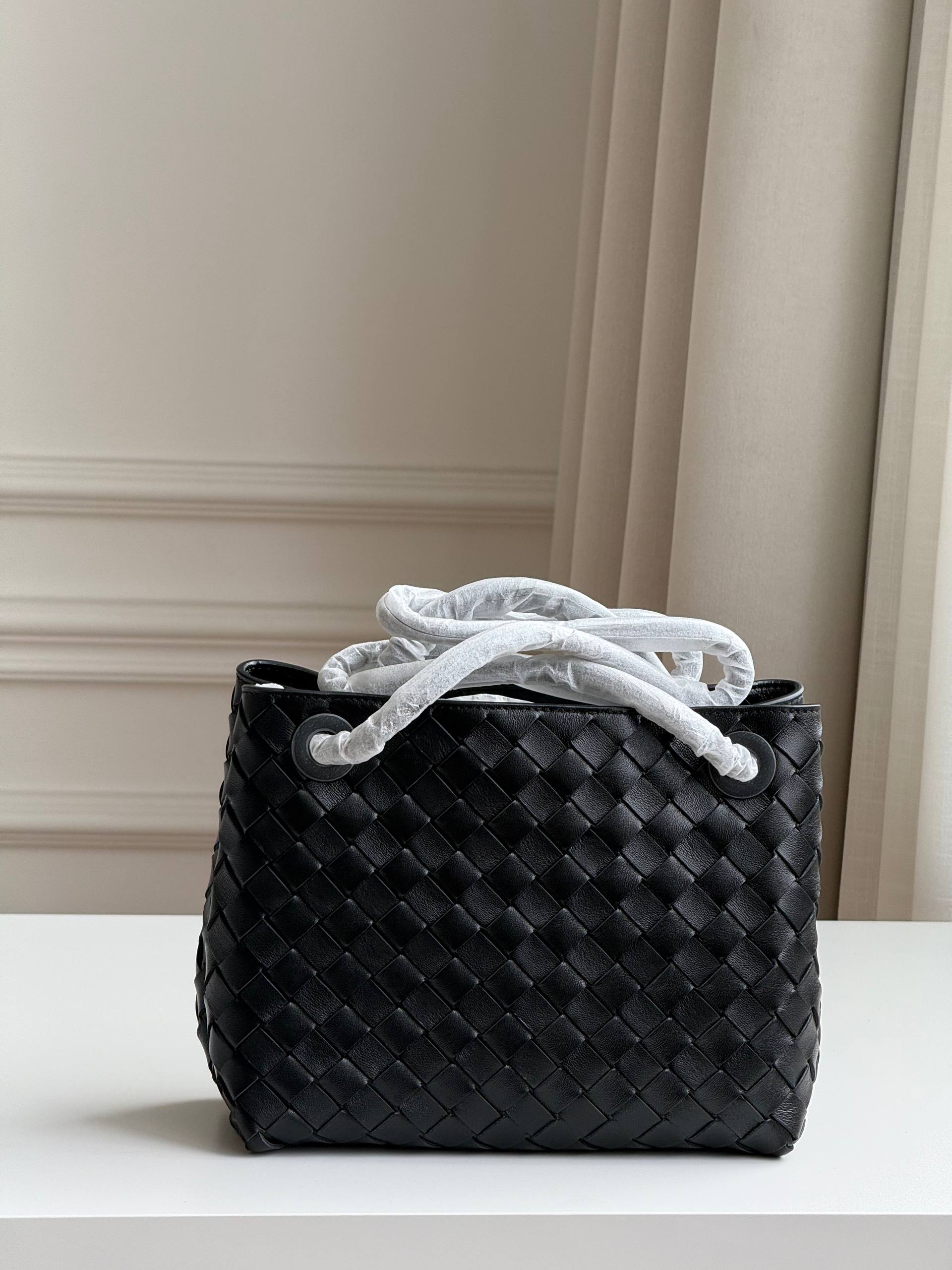 Bottega Veneta Intrecciato Woven Knot Detail Tote Shoulder Bag