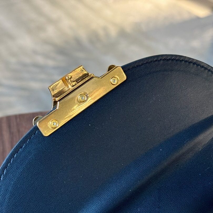 CLASSIQUE TRIOMPHE BAG IN TRIOMPHECANVAS AND CALFSKIN