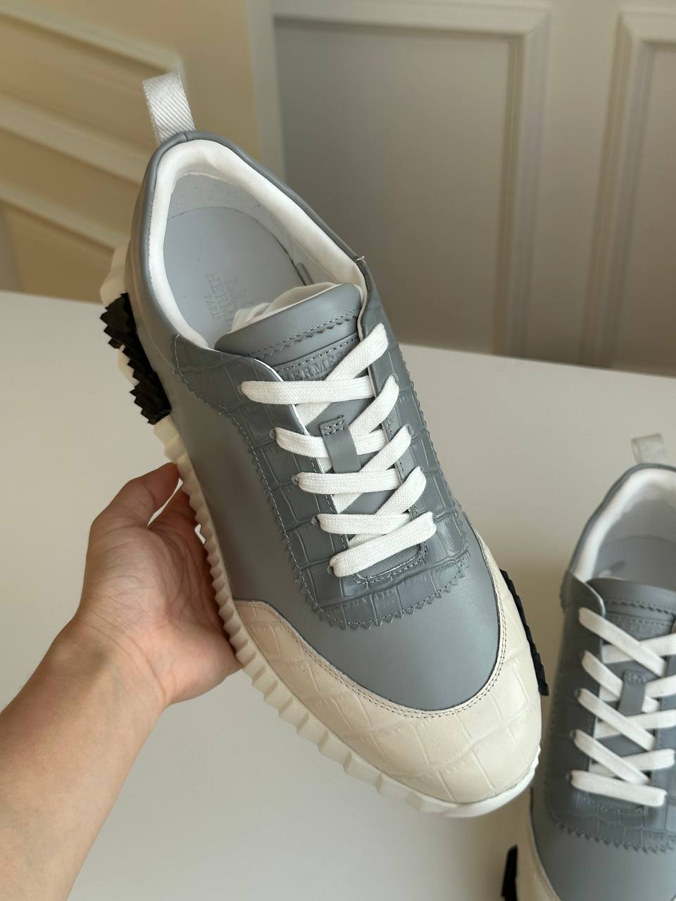 Grey & Cream Croc Embossed Leather Gear Sole Lace-Up Casual Sneakers
