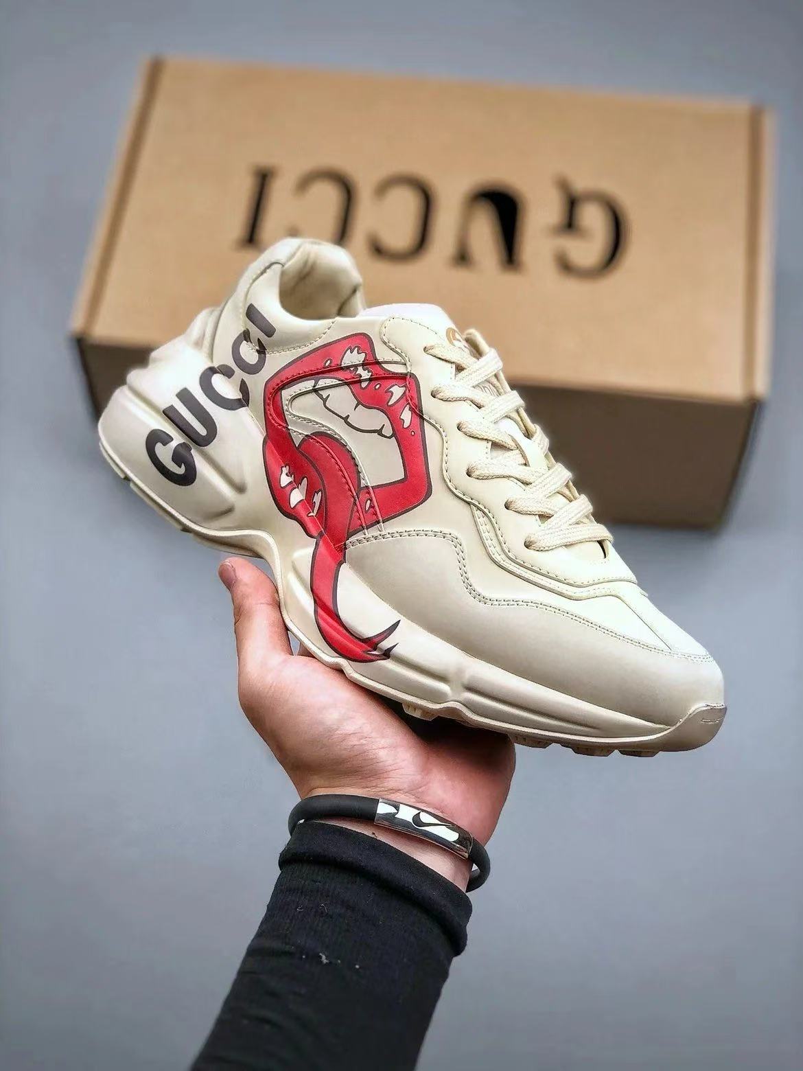 1:1 gucci red tongue logo shoes