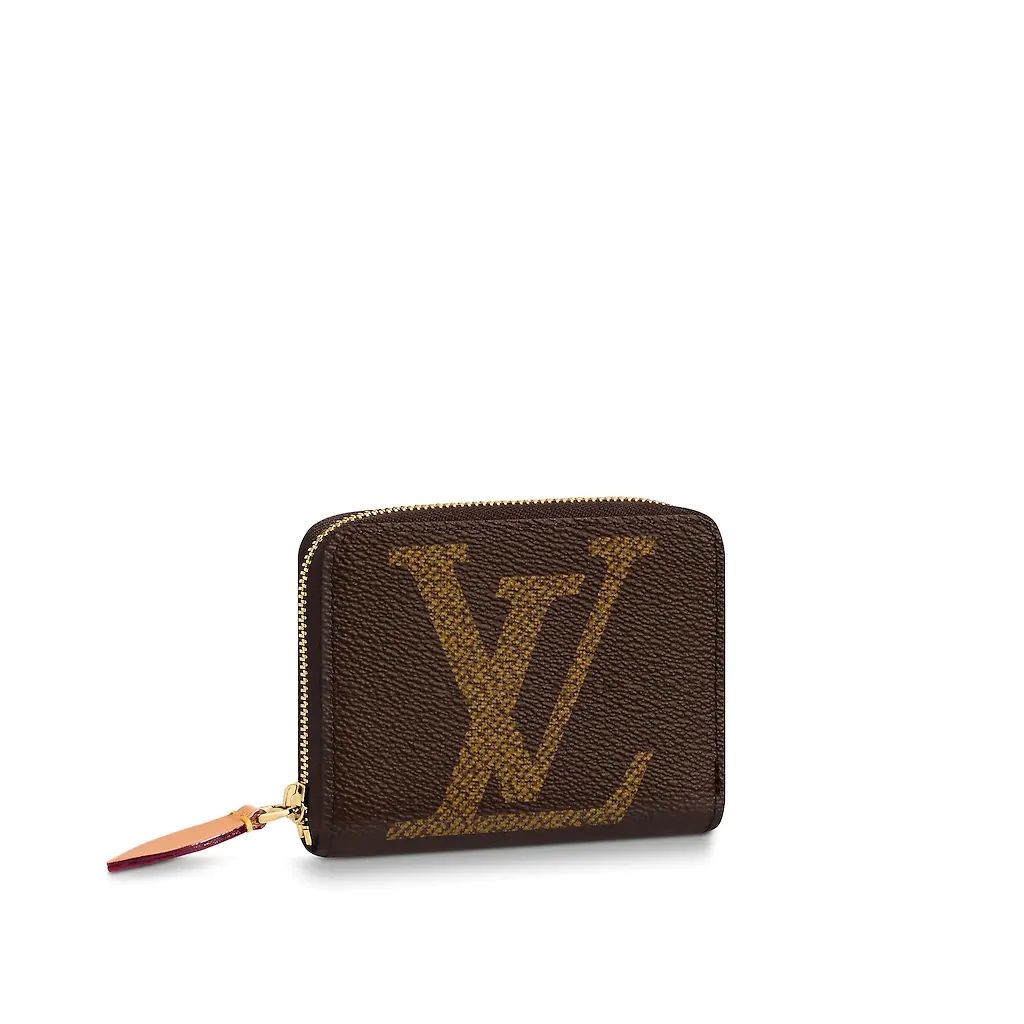 Monogram Giant