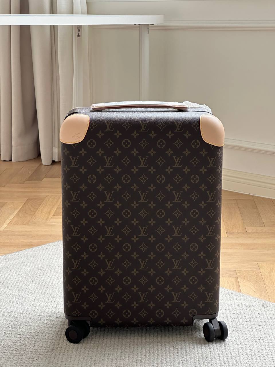 Louis Vuitton Horizon Monogram Canvas Leather Corner 4-Wheel Rolling Carry-On Luggage