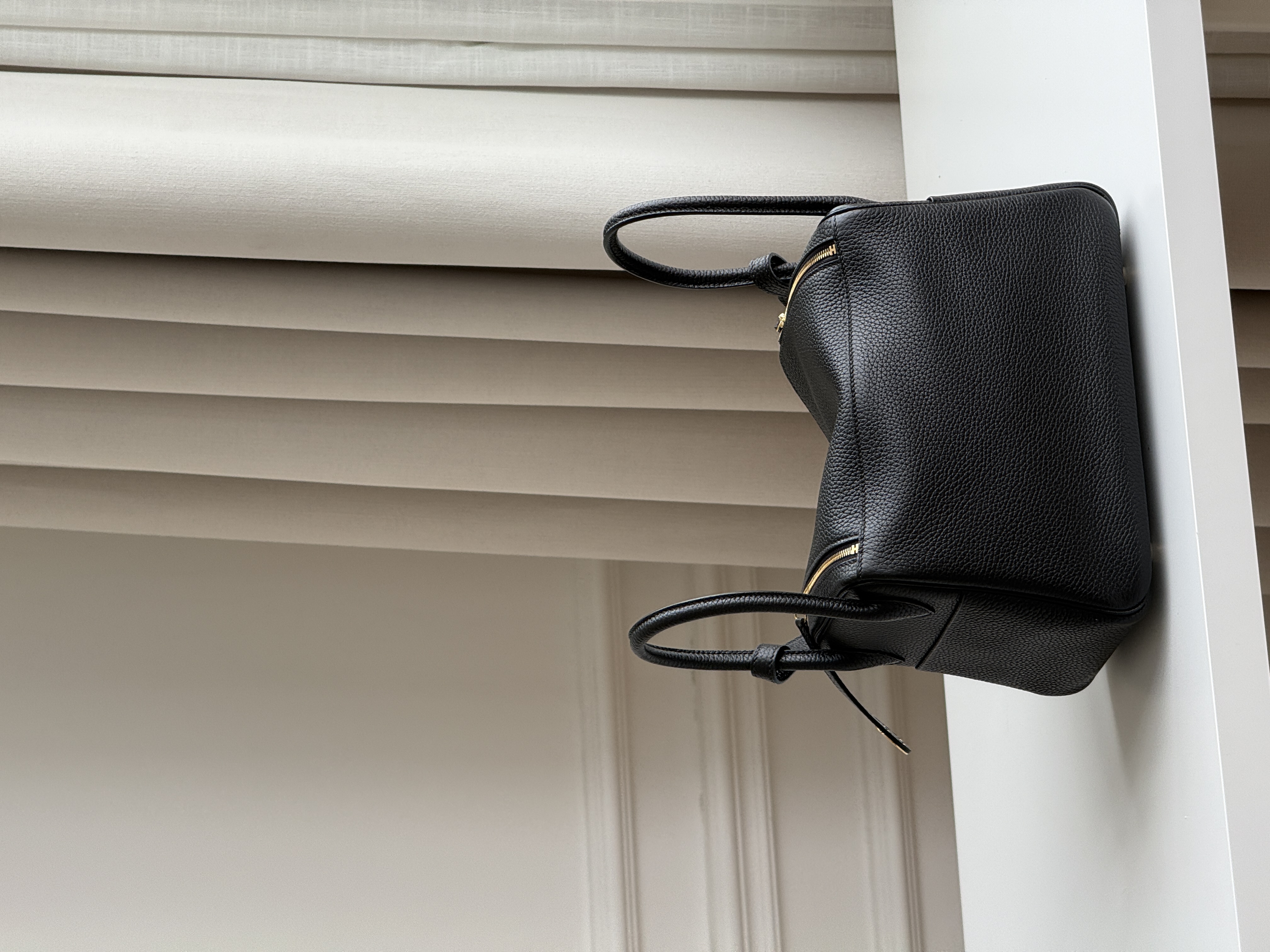 Black & Gold Icon | Hermès Lindy 26 Bag