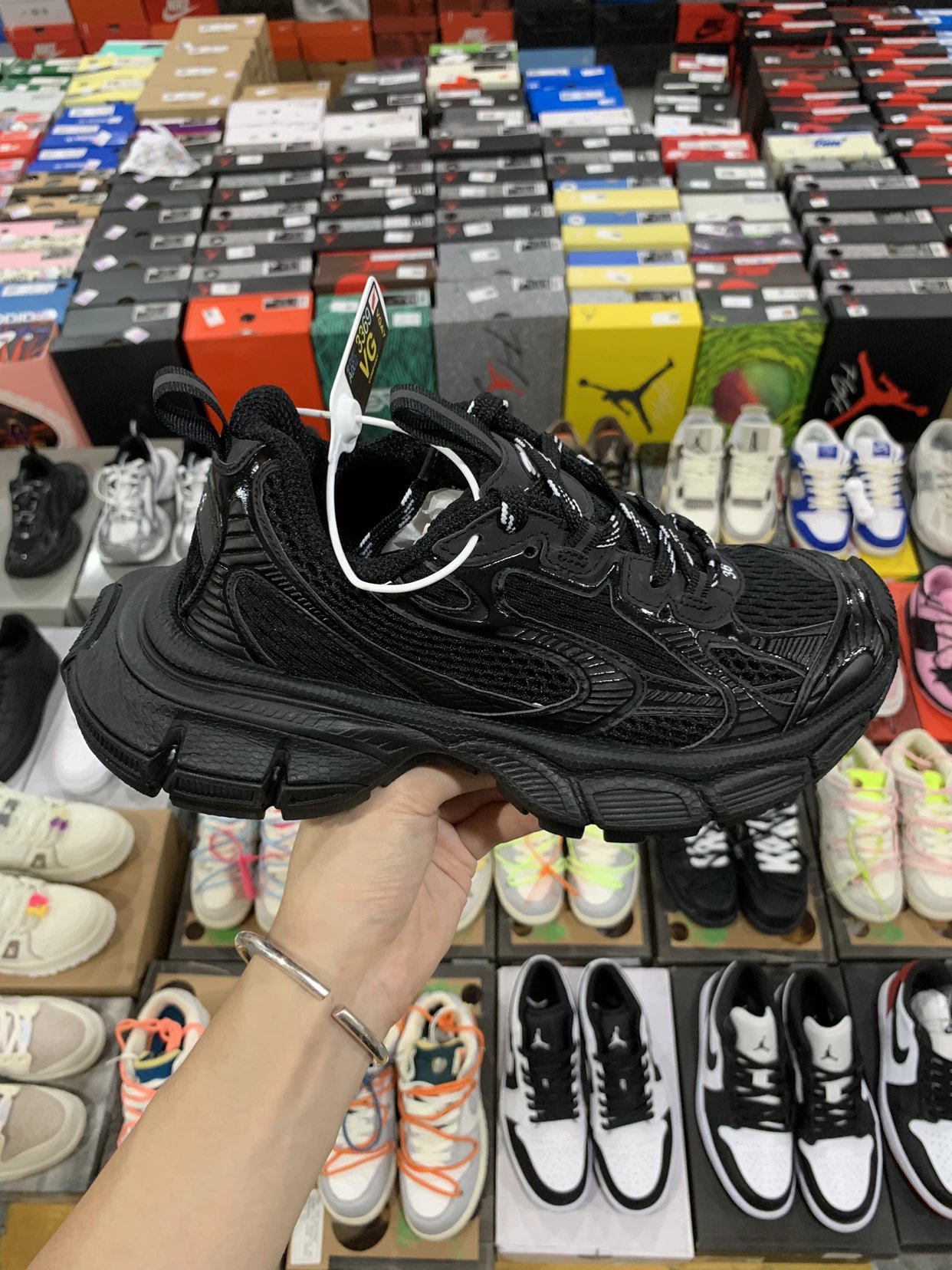 Balenciaga Tenth generation Lace-up chunky Sneakers Black