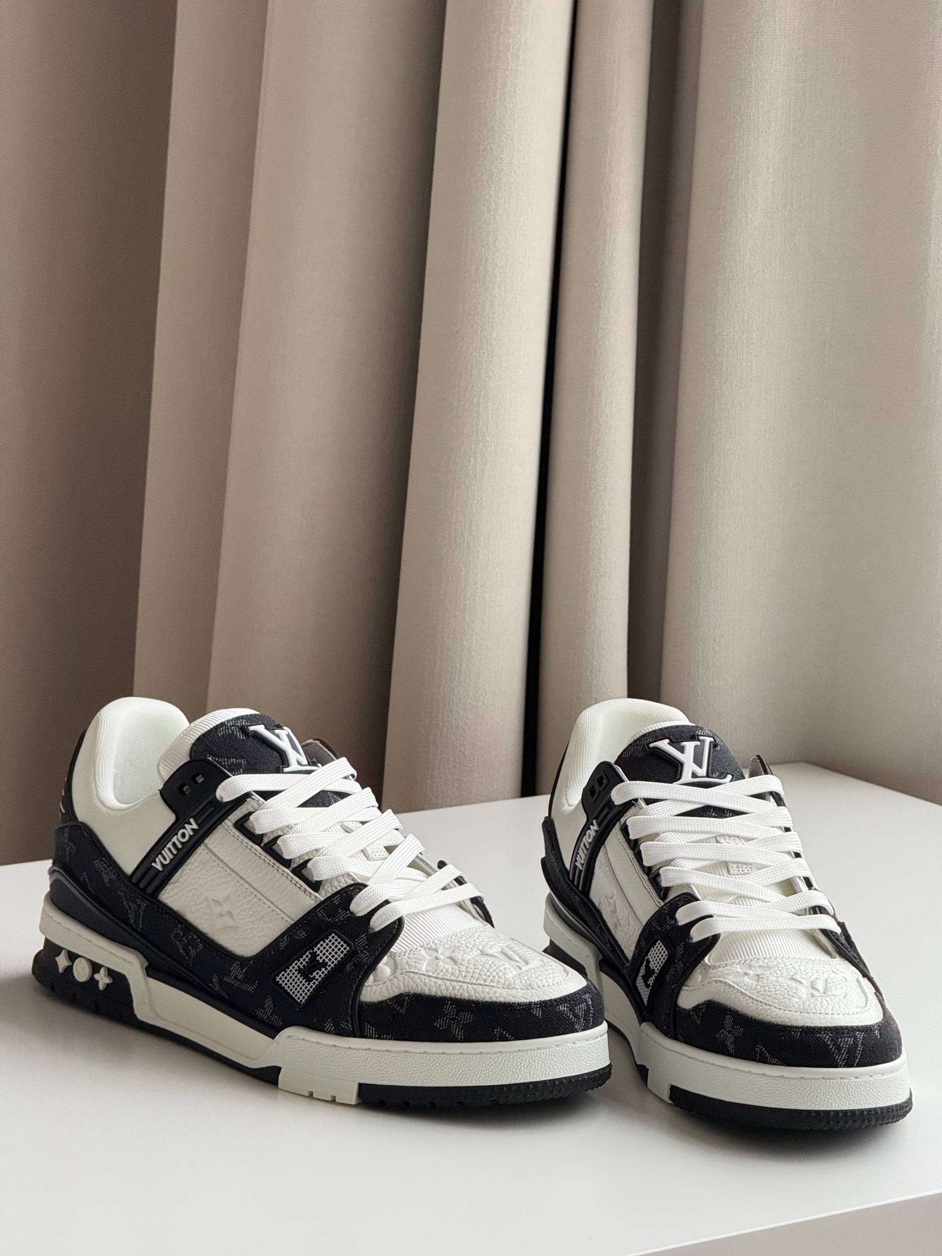 LV Trainer Low-Top Sneakers