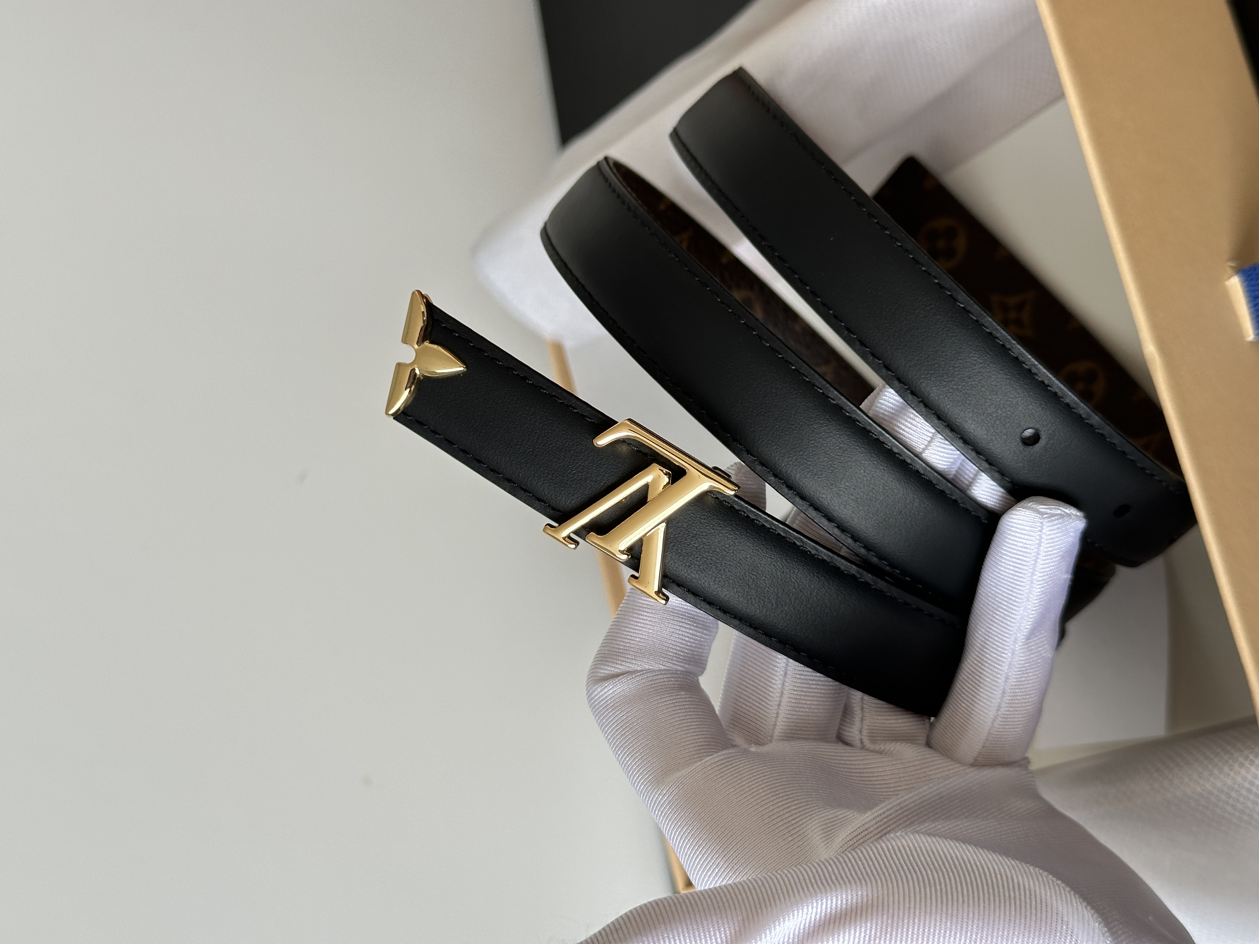 Louis Vuitton PRETTY Reversible Women's Belt
