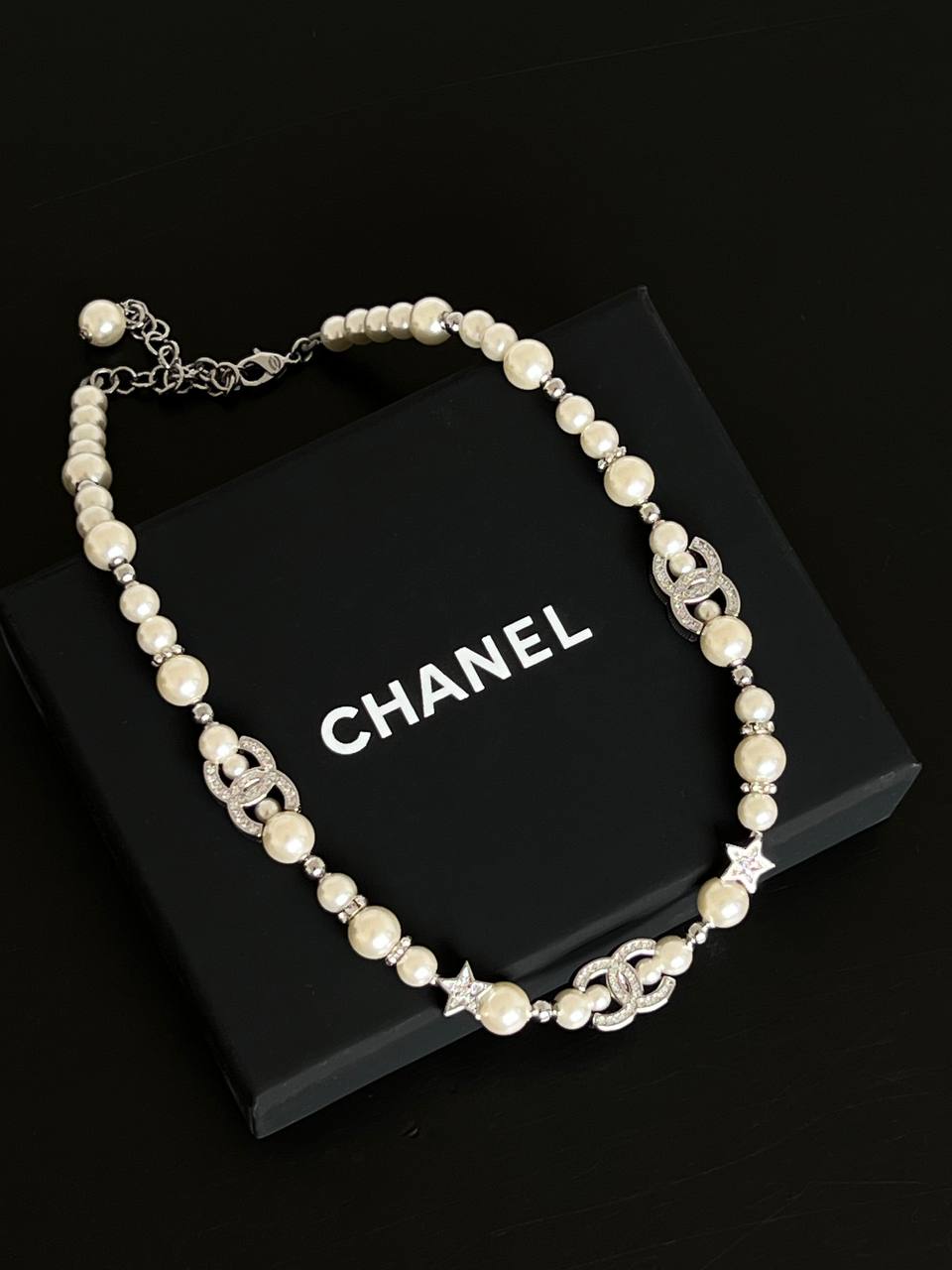Chanel Silver Crystal Interlocking CC Graduated Pearl Star Adjustable Choker Necklace
