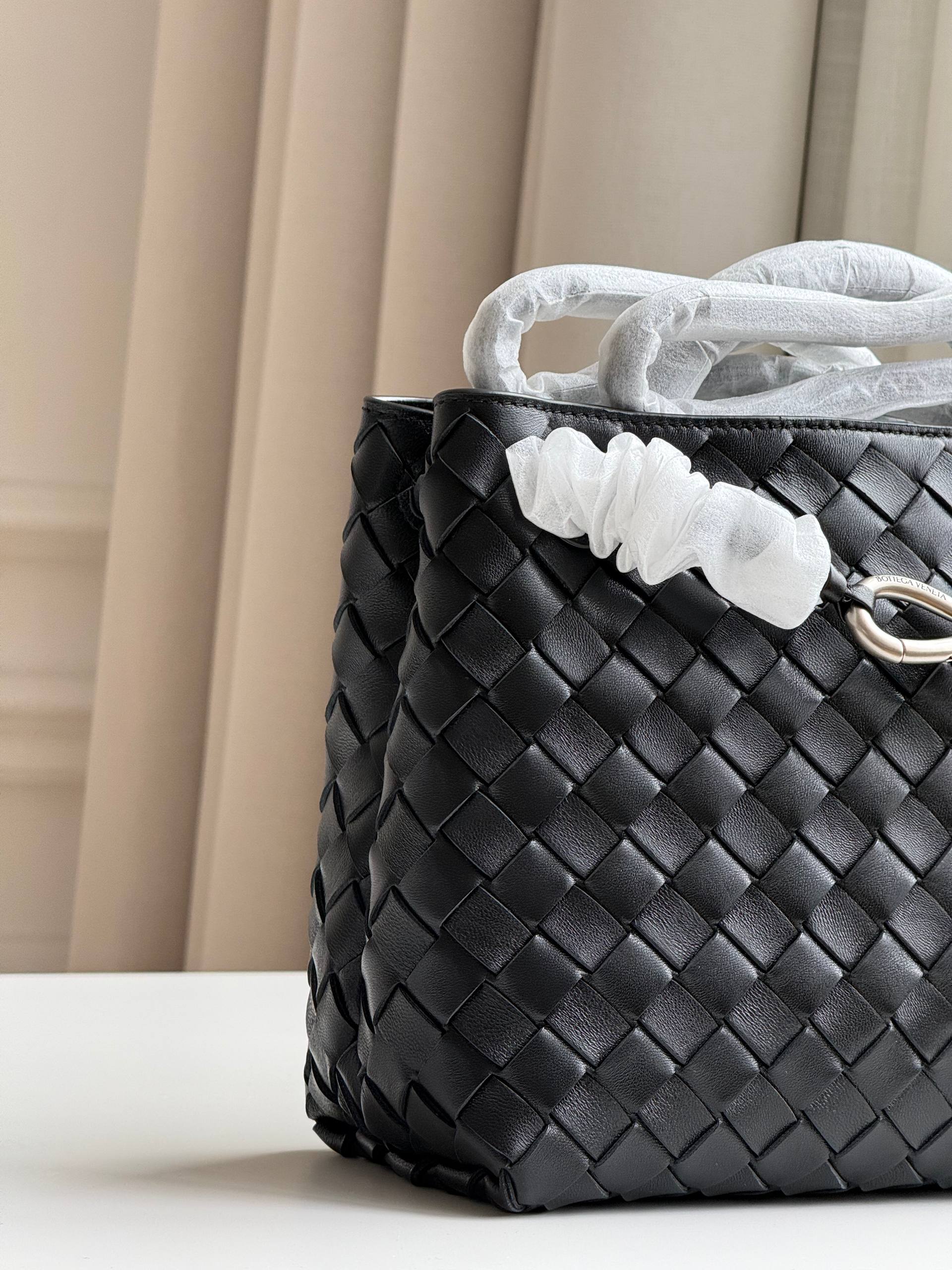 Bottega Veneta Intrecciato Woven Knot Detail Tote Shoulder Bag