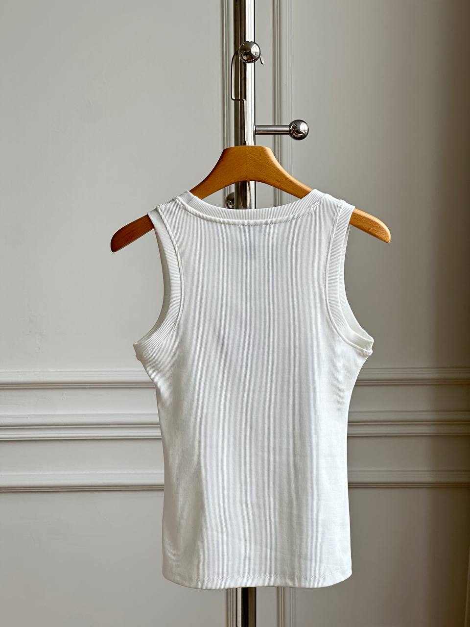 Loewe White Ribbed Knit U-Neck Sleeveless Tank Top With Black Anagram Embroidery