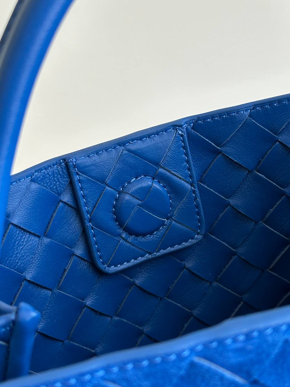 Bottega Veneta Small Andiamo Intrecciato Suede Tote Bag