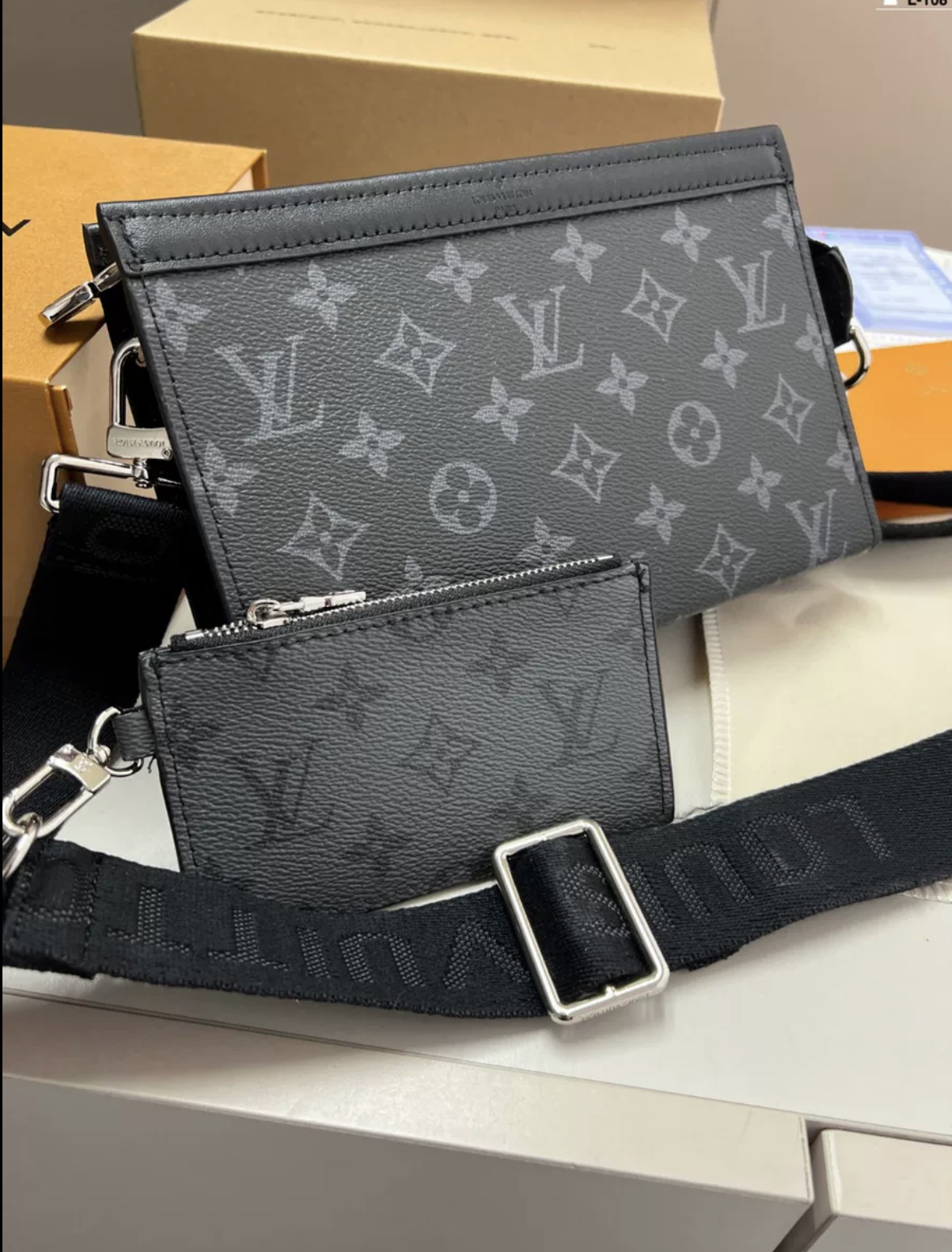 LV Gaston cosmetic bag Black