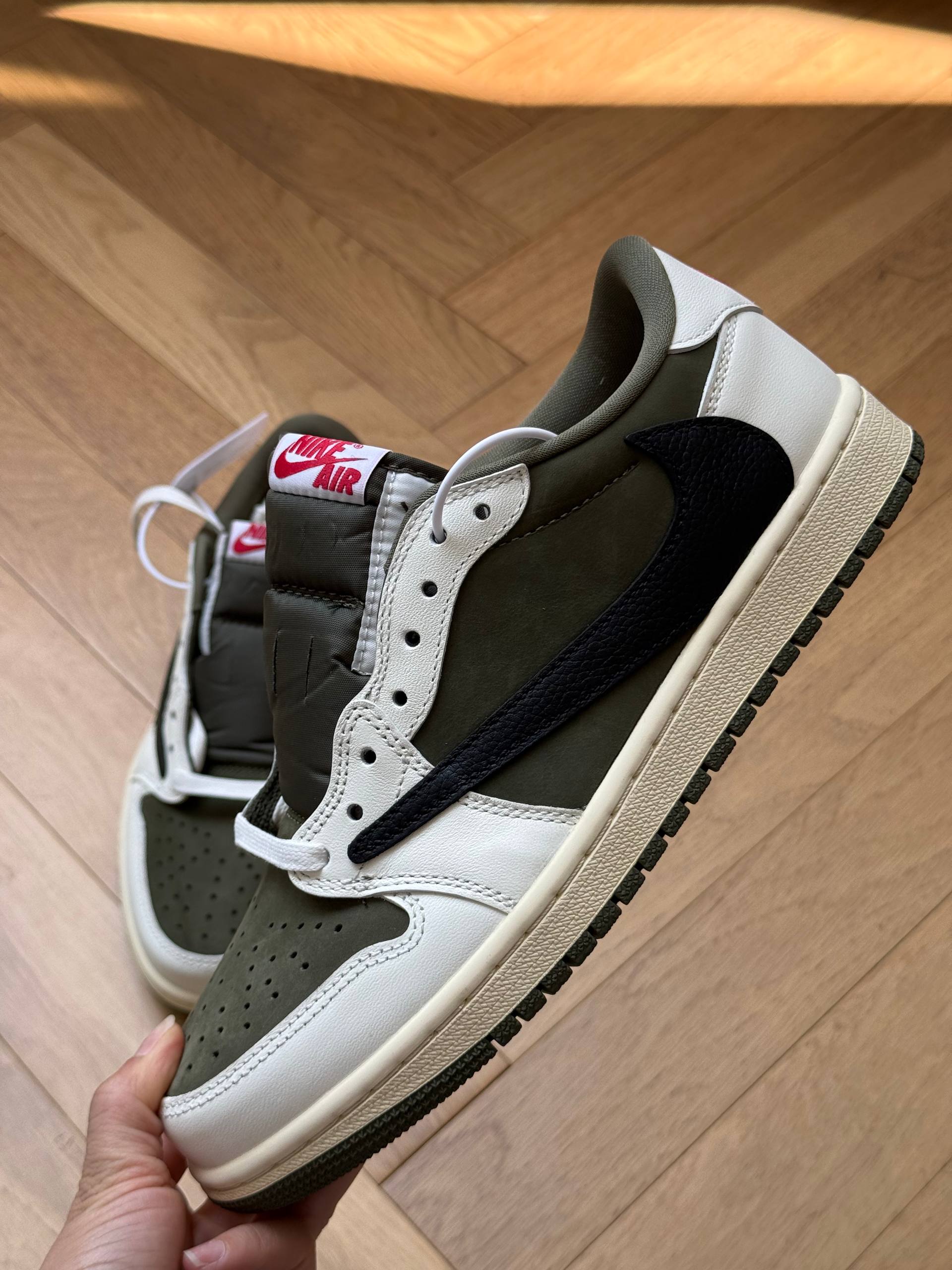 Travis Scott × Air Jordan 1 Retro Low OG SP 