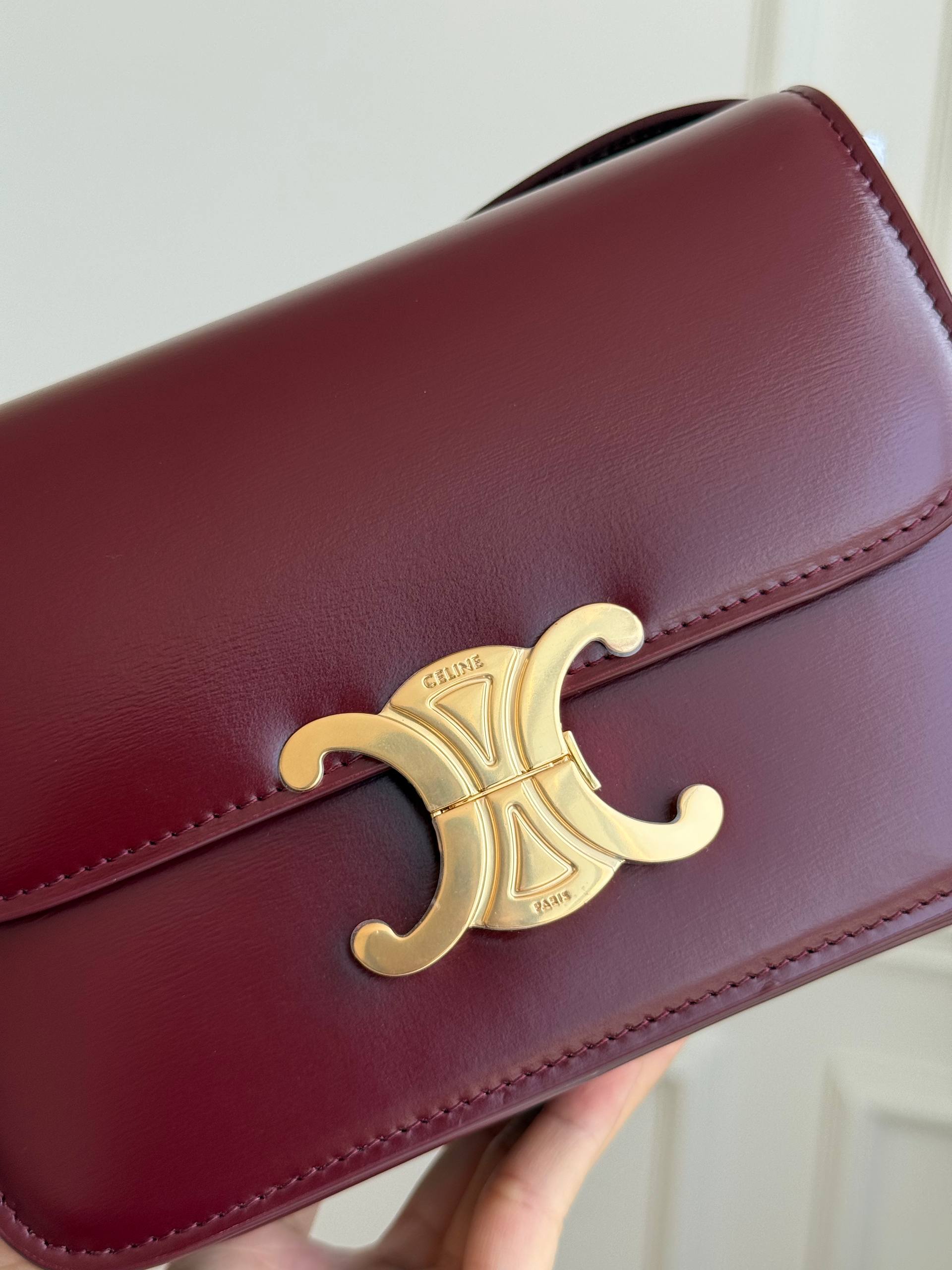 CELINE CLASSIQUE TRIOMPHE BAG in Burgundy Shiny Calfskin with Gold Hardware