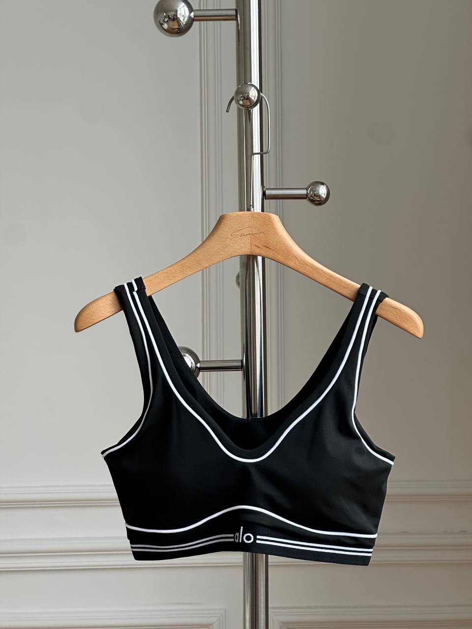 Alo Yoga Black Piped Sports Bra