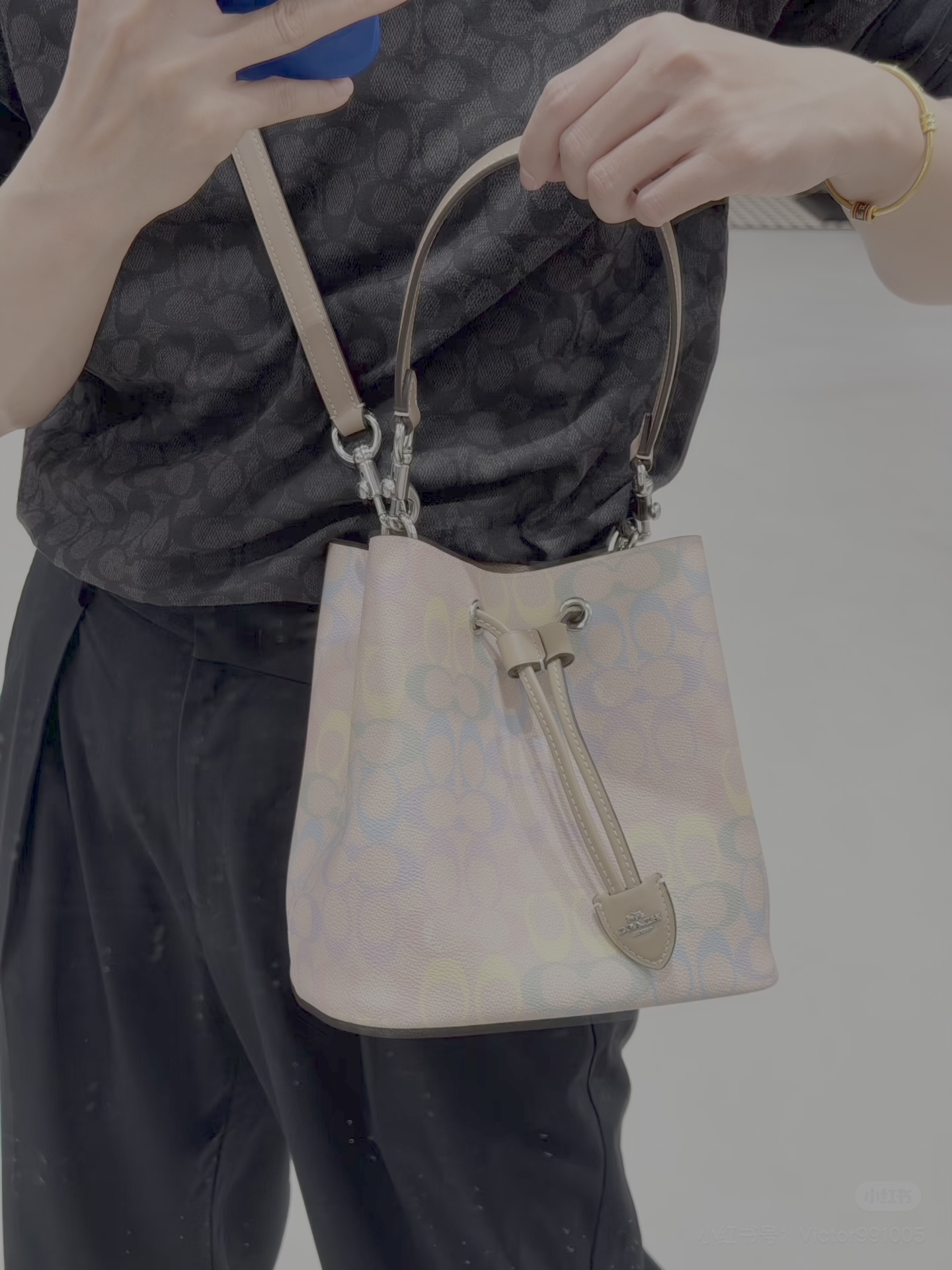 Women Handbag CEL14 CDY21 CBH06 CBH07 CDA92 CEA23 ROWAN BUCKET BAG IN PRETTY SIGNATURE CANVAS