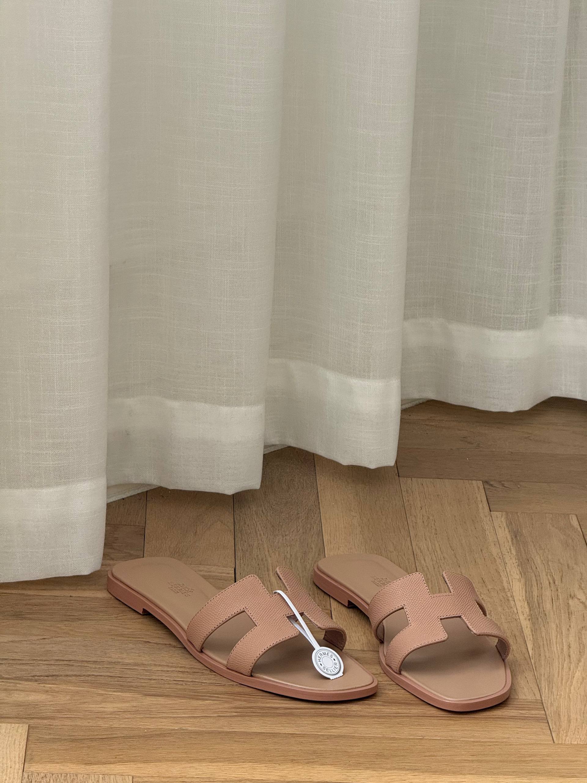 Hermès Oran Sandals in Nude Epsom Calfskin