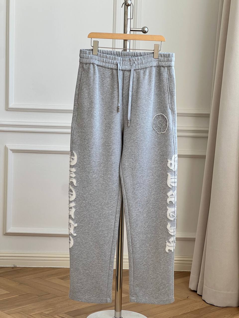 Side Flocked Letter Patch Drawstring Straight Leg Sweatpants