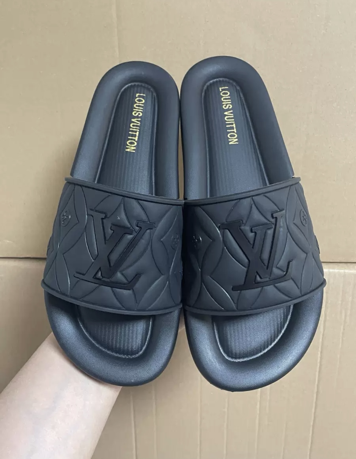 LV Waterfront Slide Black Color