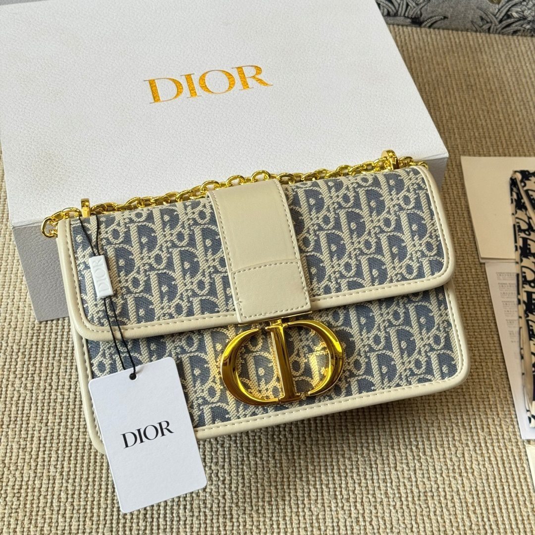 30 MONTAIGNE EAST-WEST BAG WITH CHAIN
