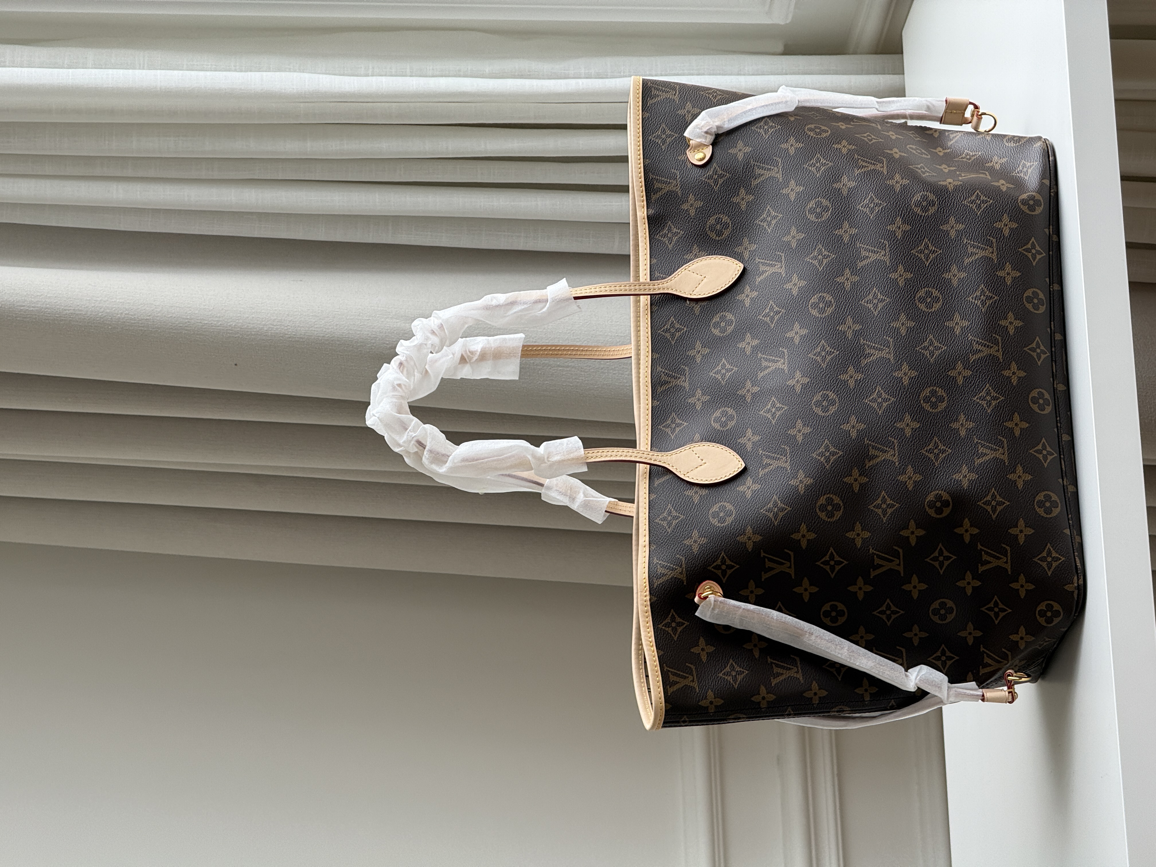 Louis Vuitton Neverfull MM Monogram Tote Bag